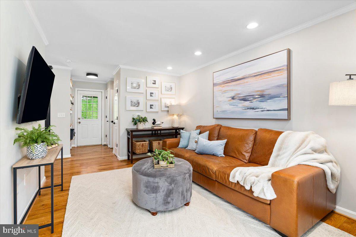 VILLAS LAKE ANITA LOUISE - Residential