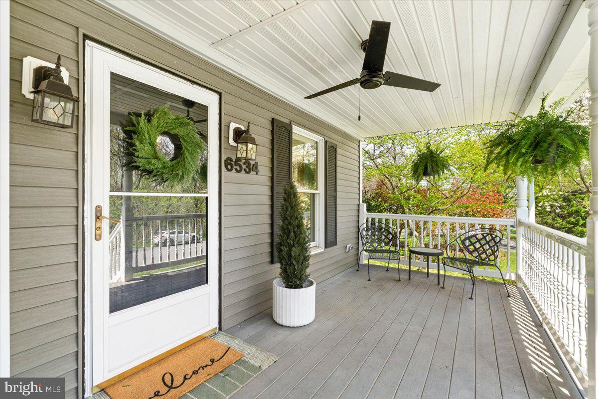 VILLAS LAKE ANITA LOUISE - Residential