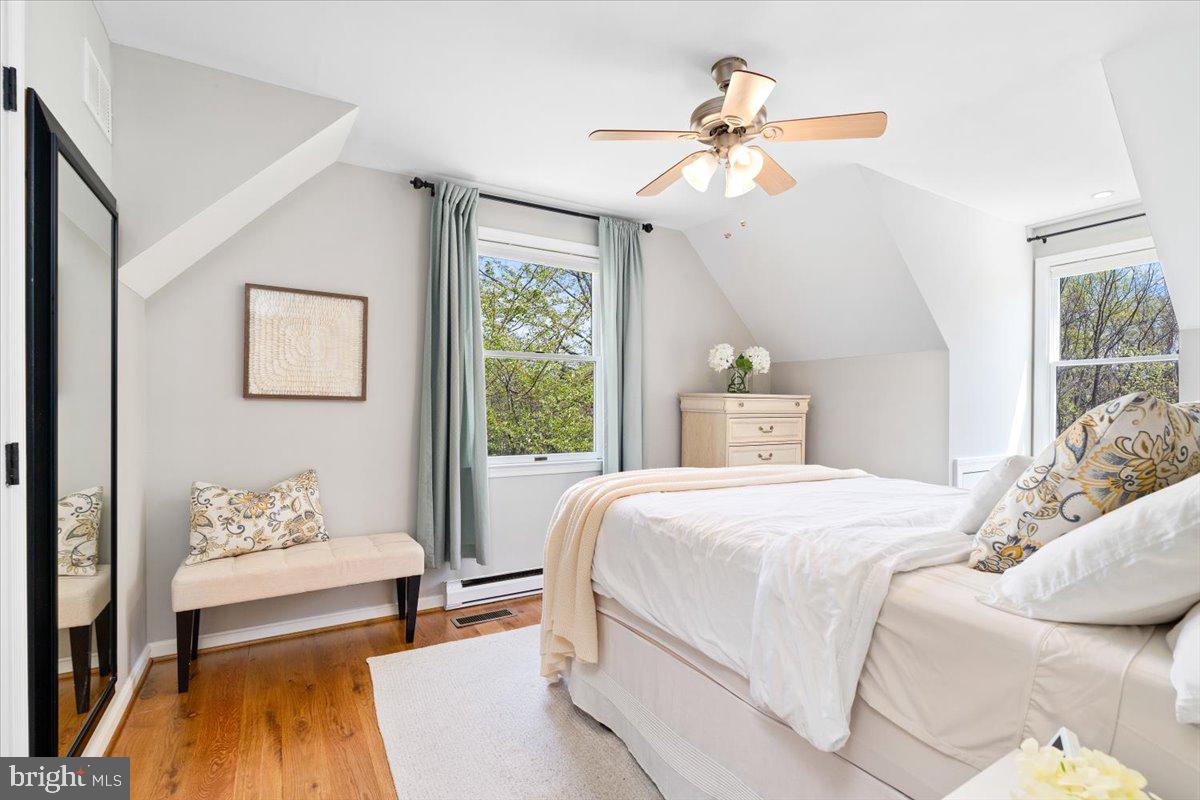 VILLAS LAKE ANITA LOUISE - Residential