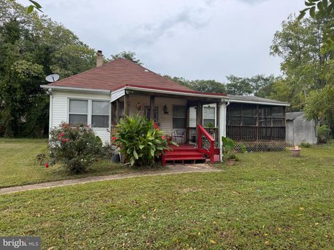 Homes For Sale - 20436 Bowles Road<br/> COLTONS POINT, MD 20626