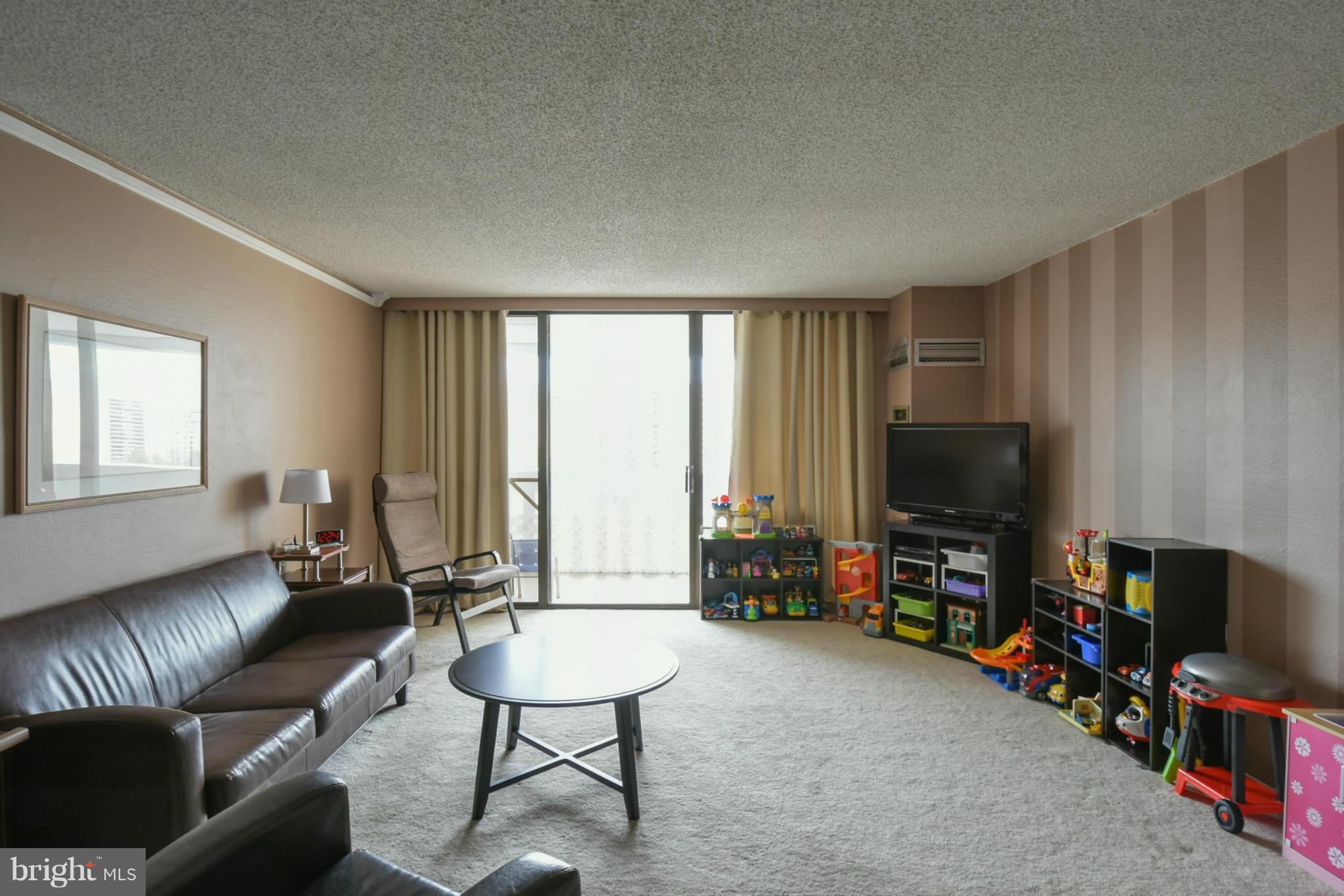 ALEXANDRIA KNOLLS - Residential