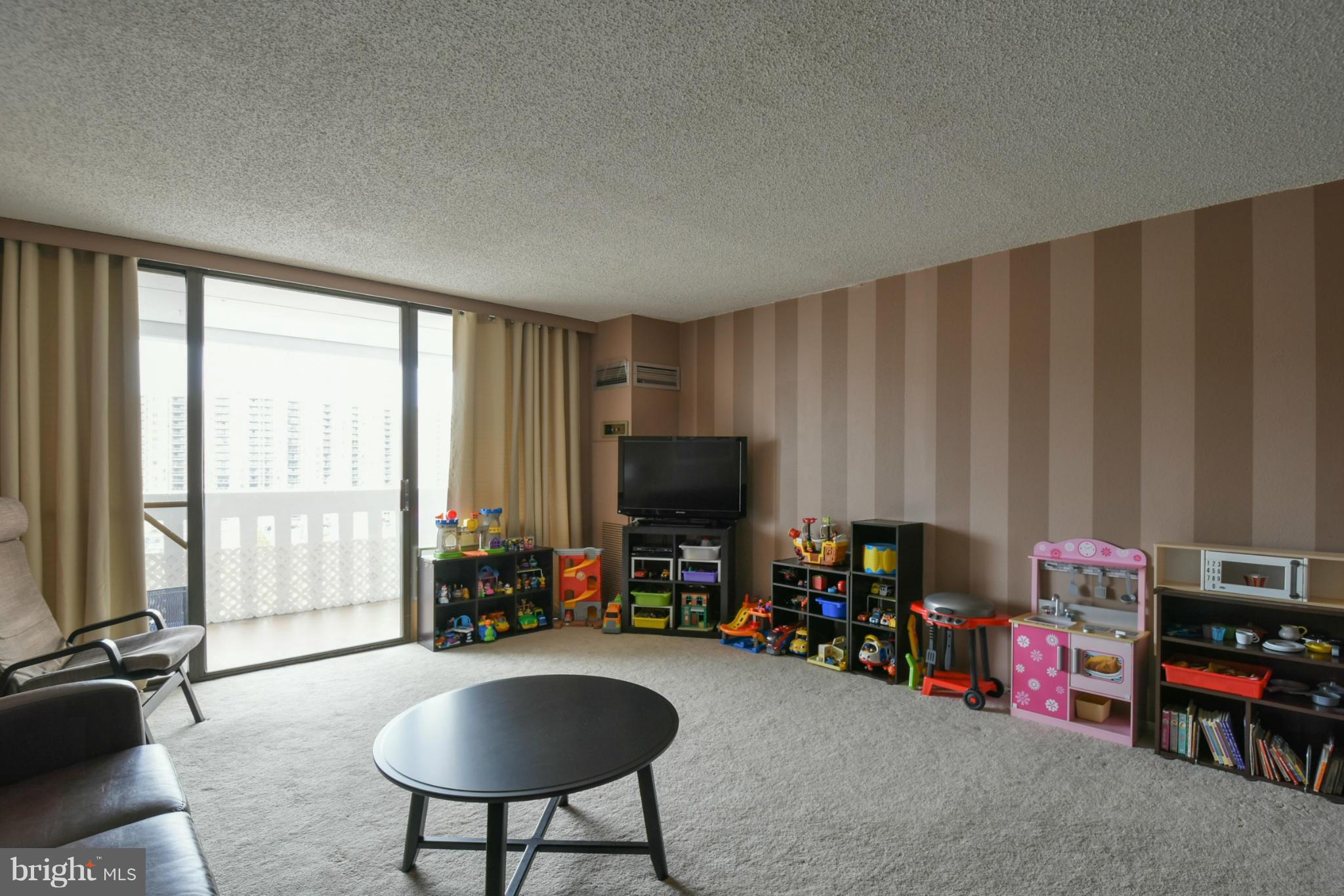 ALEXANDRIA KNOLLS - Residential