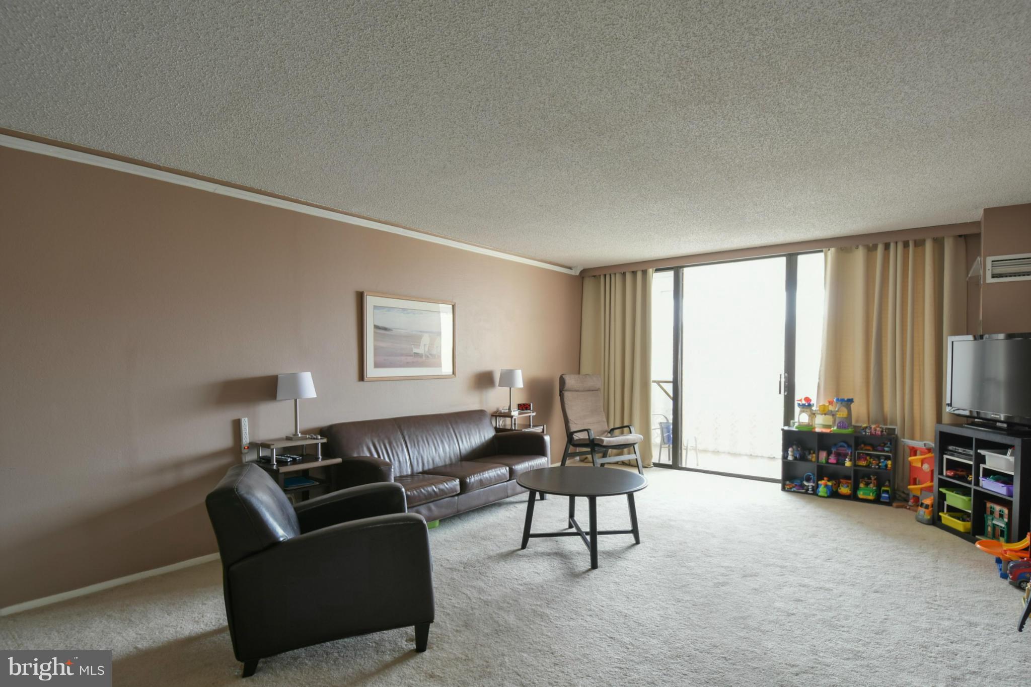 ALEXANDRIA KNOLLS - Residential