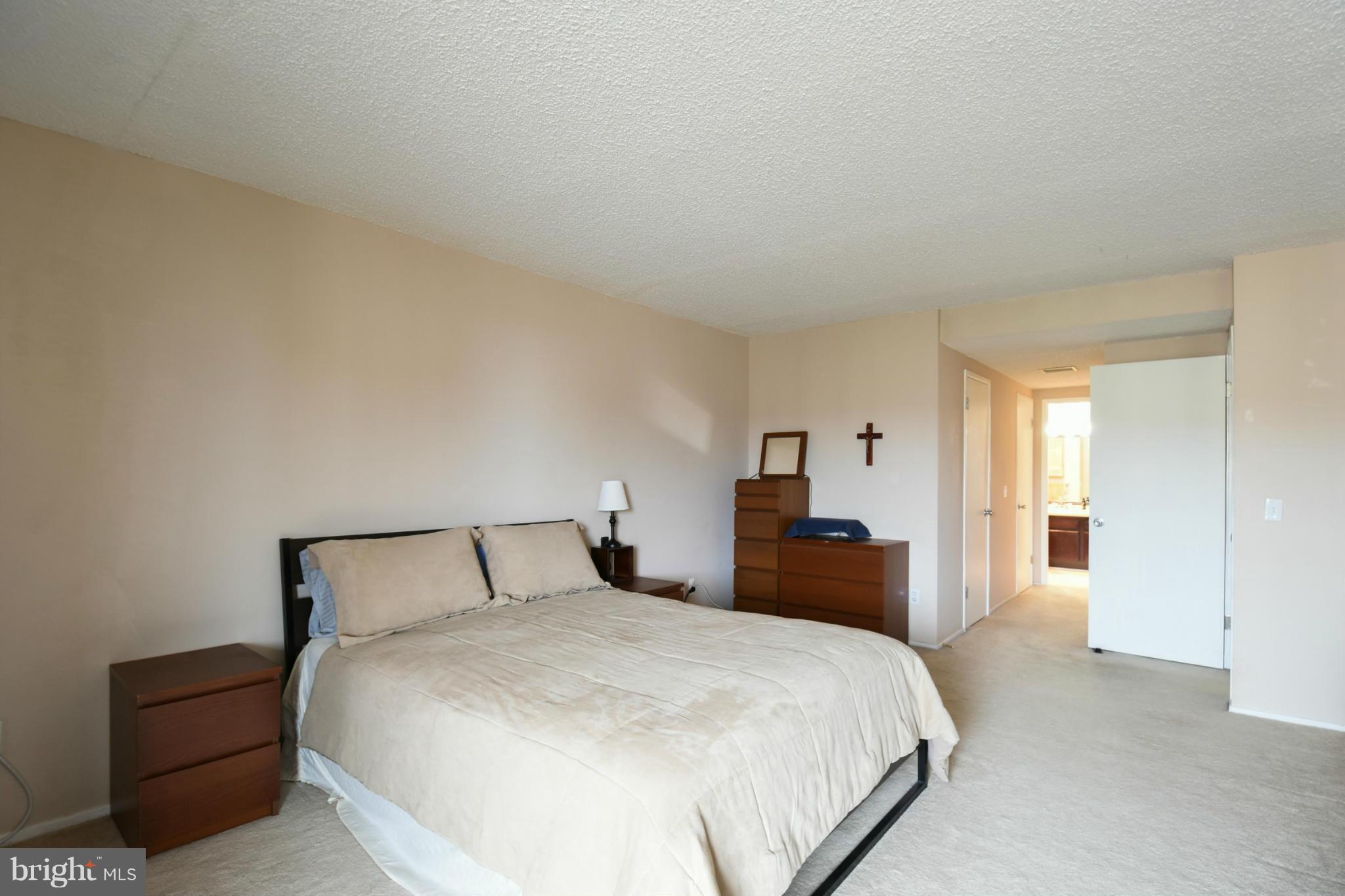 ALEXANDRIA KNOLLS - Residential