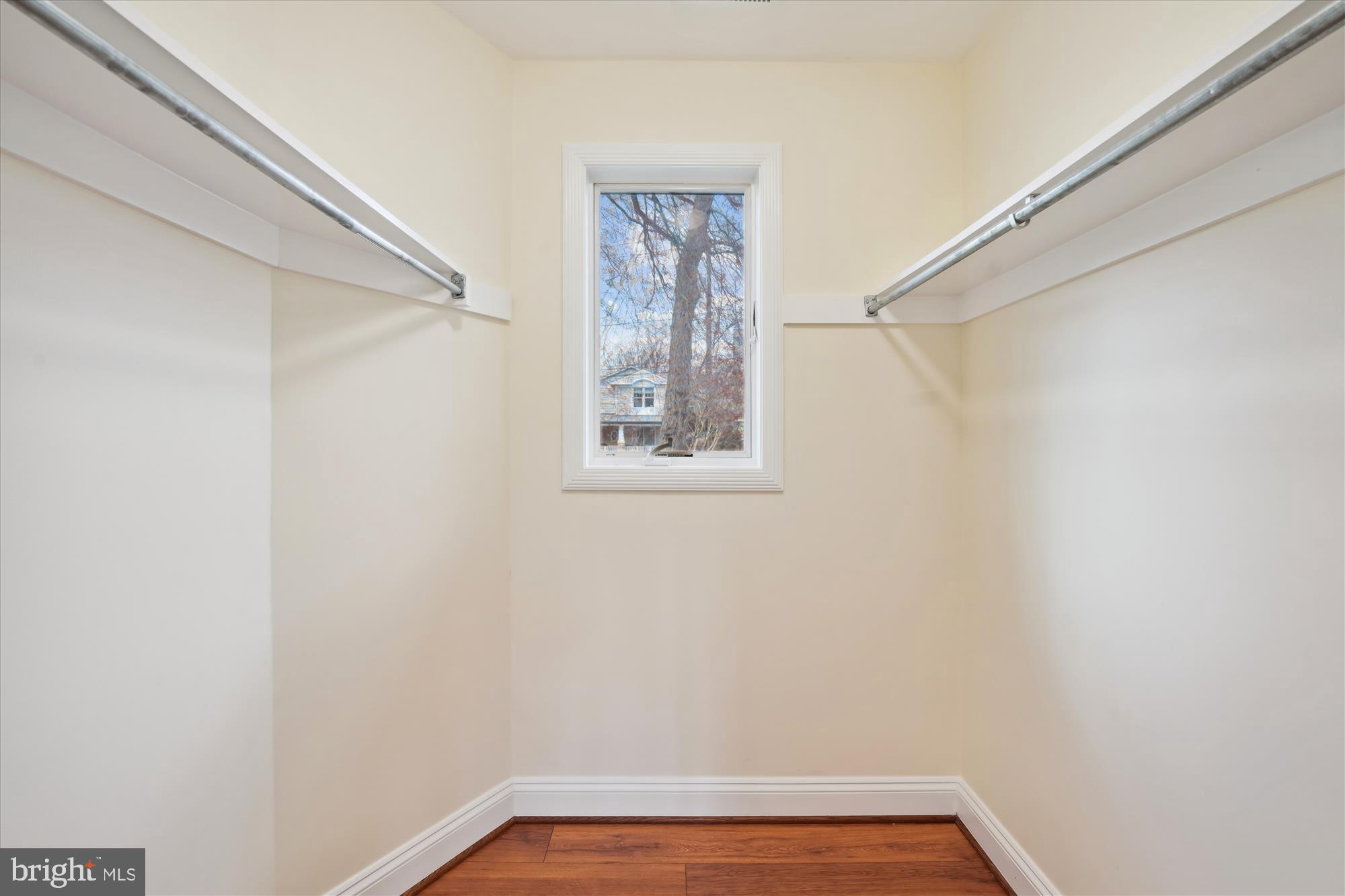 GREENWICH FOREST - Residential