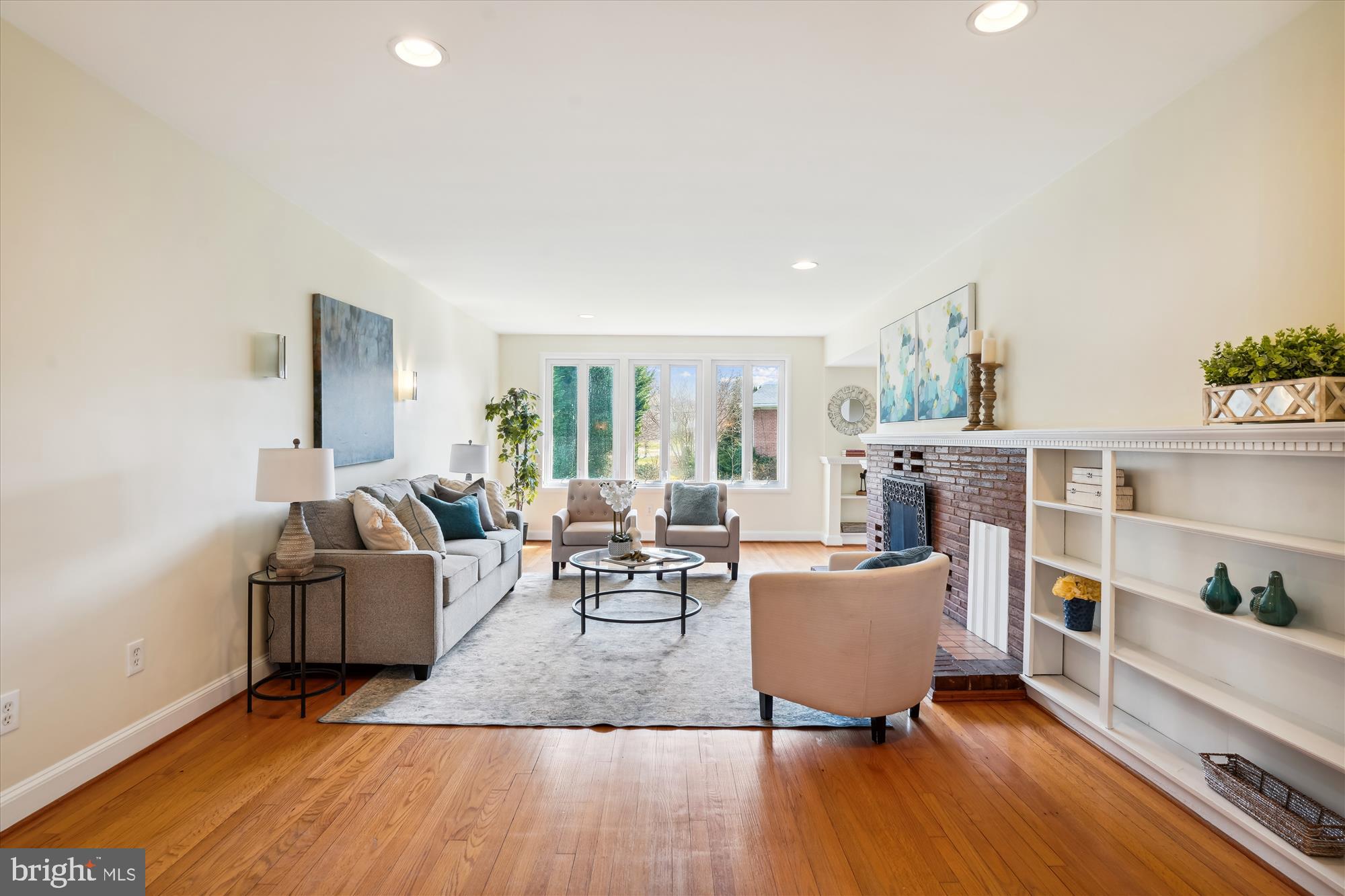 GREENWICH FOREST - Residential