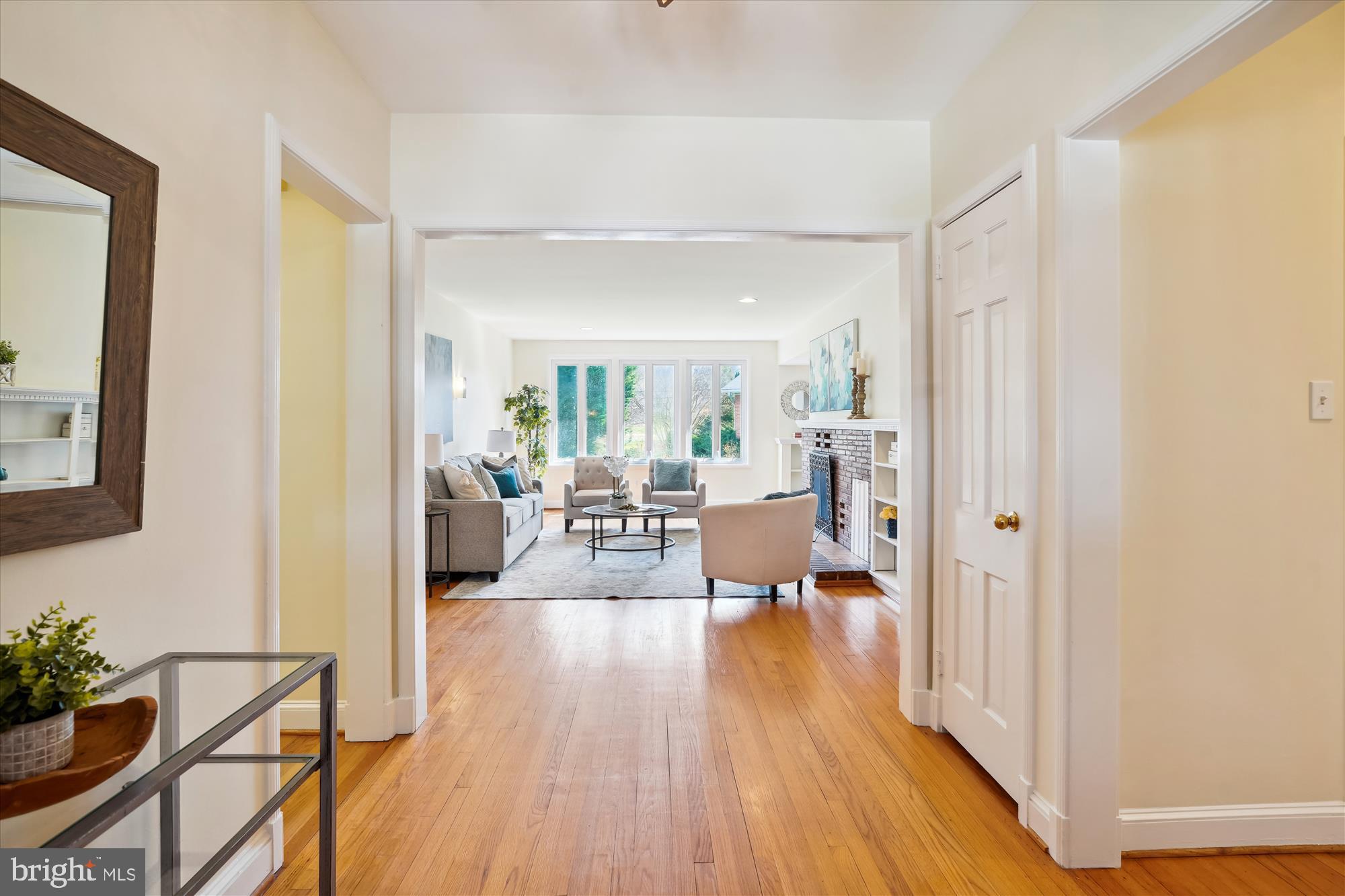 GREENWICH FOREST - Residential