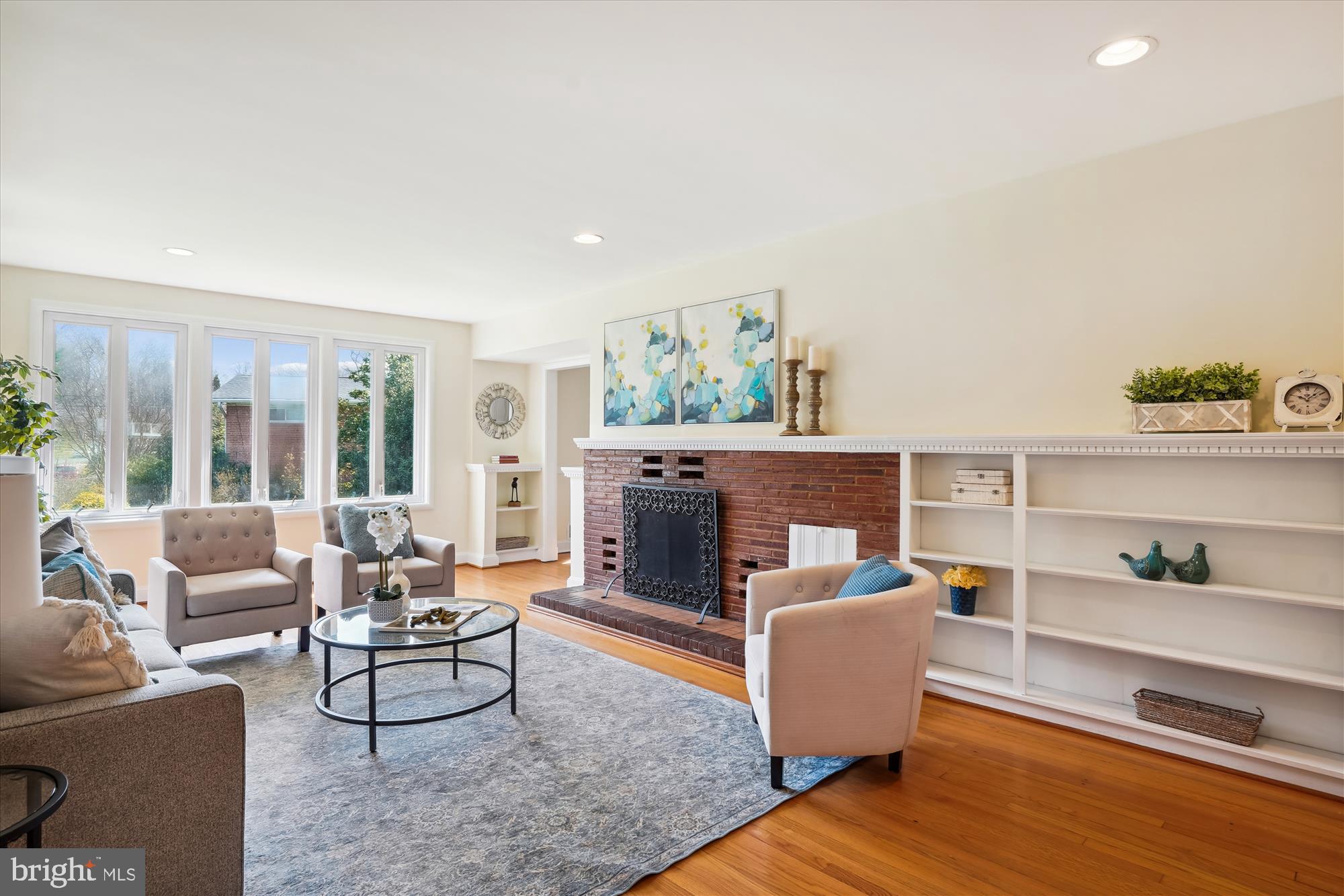 GREENWICH FOREST - Residential