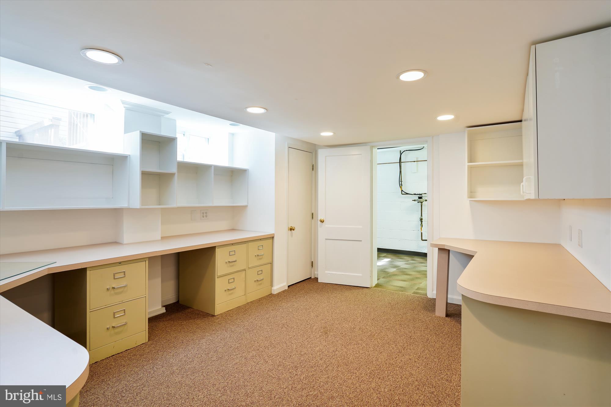 GREENWICH FOREST - Residential