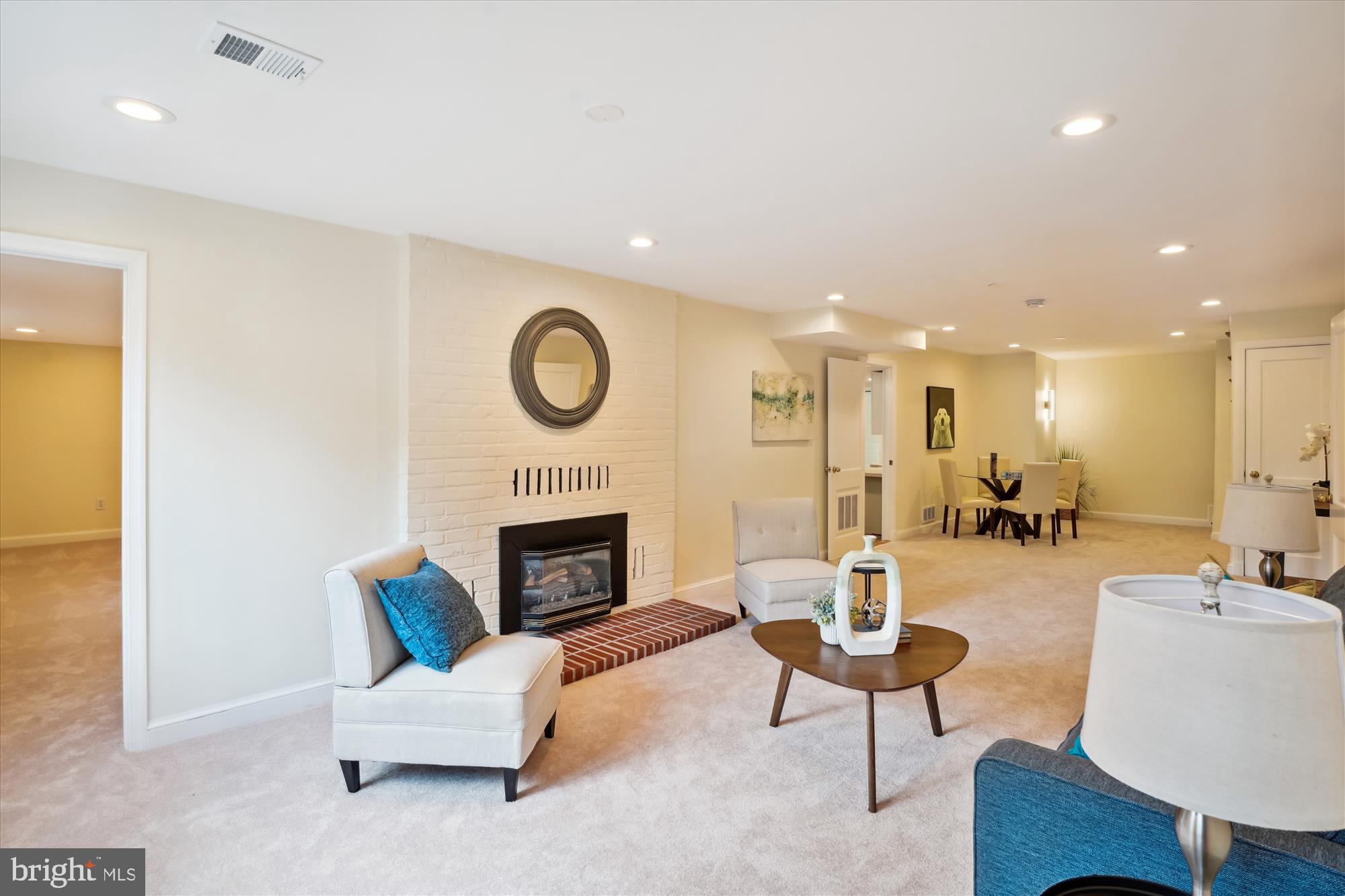 GREENWICH FOREST - Residential