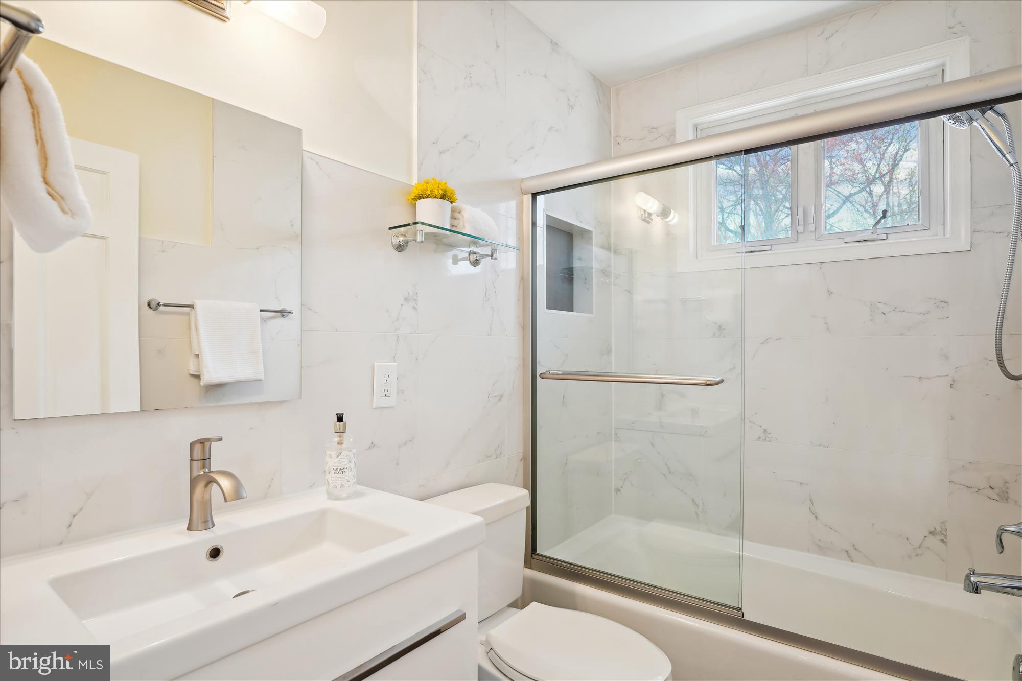 GREENWICH FOREST - Residential