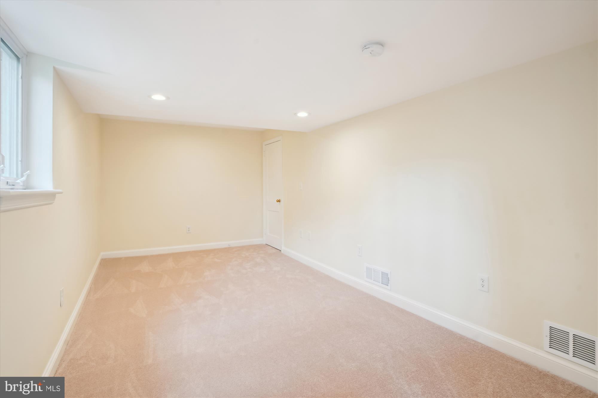 GREENWICH FOREST - Residential