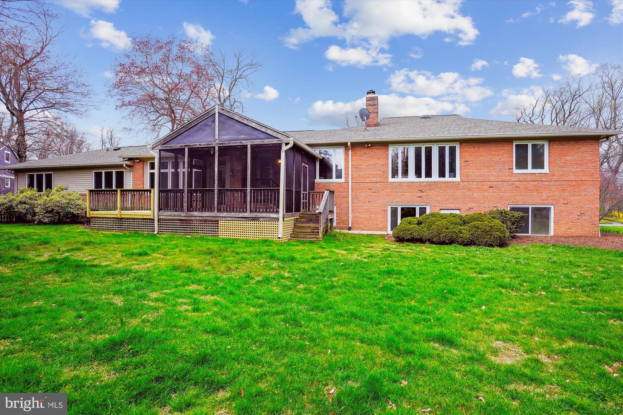 GREENWICH FOREST - Residential
