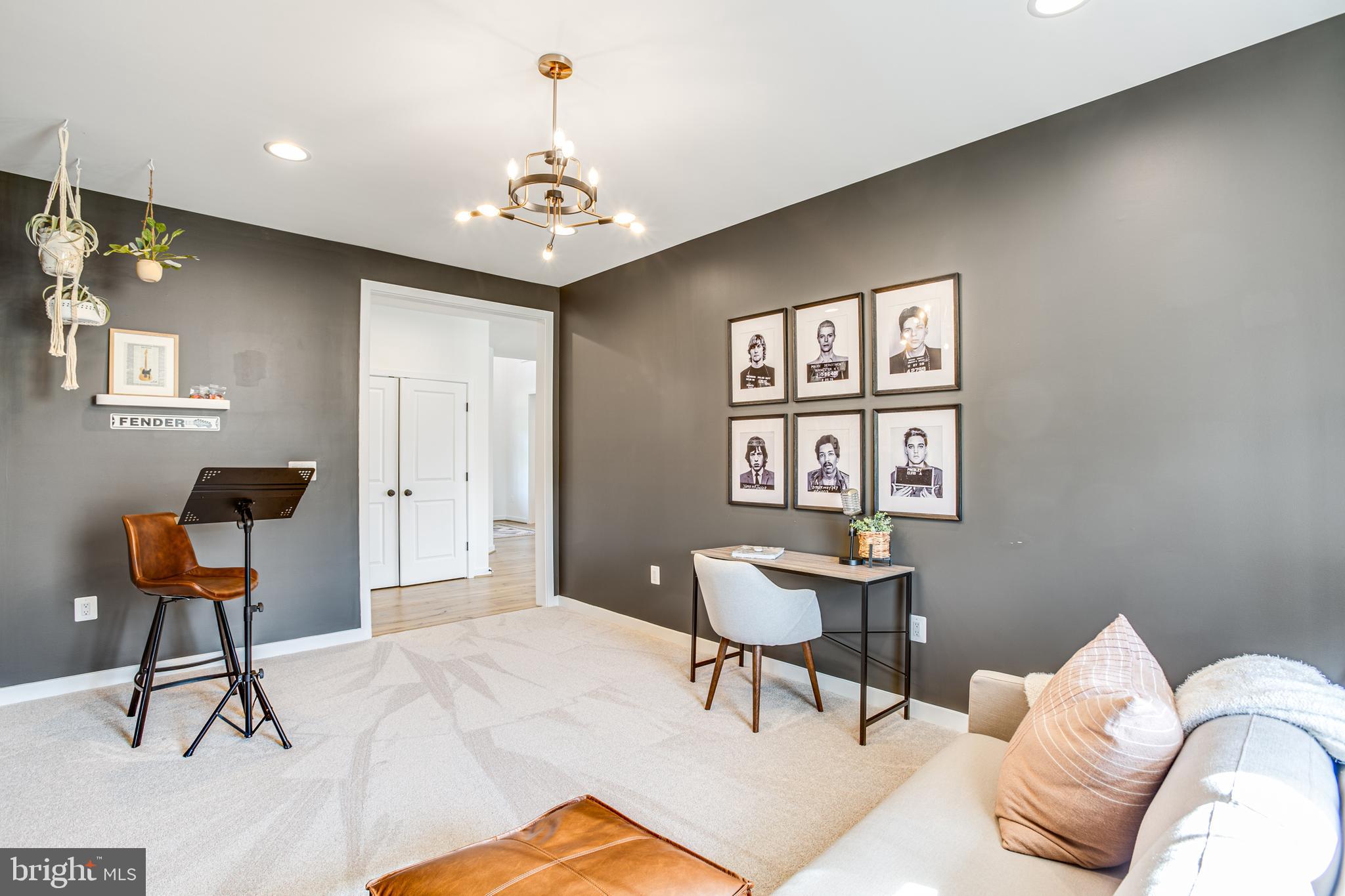 WHITEHALL - Residential