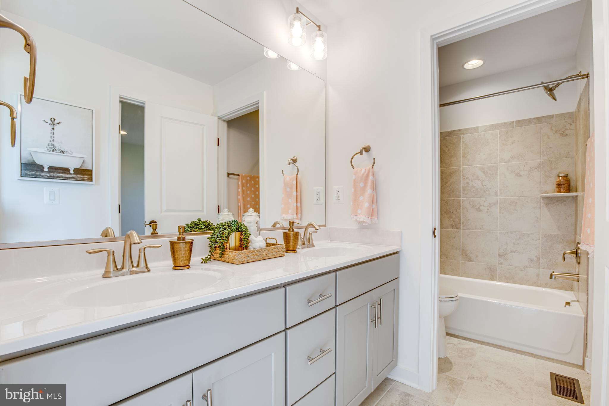 WHITEHALL - Residential