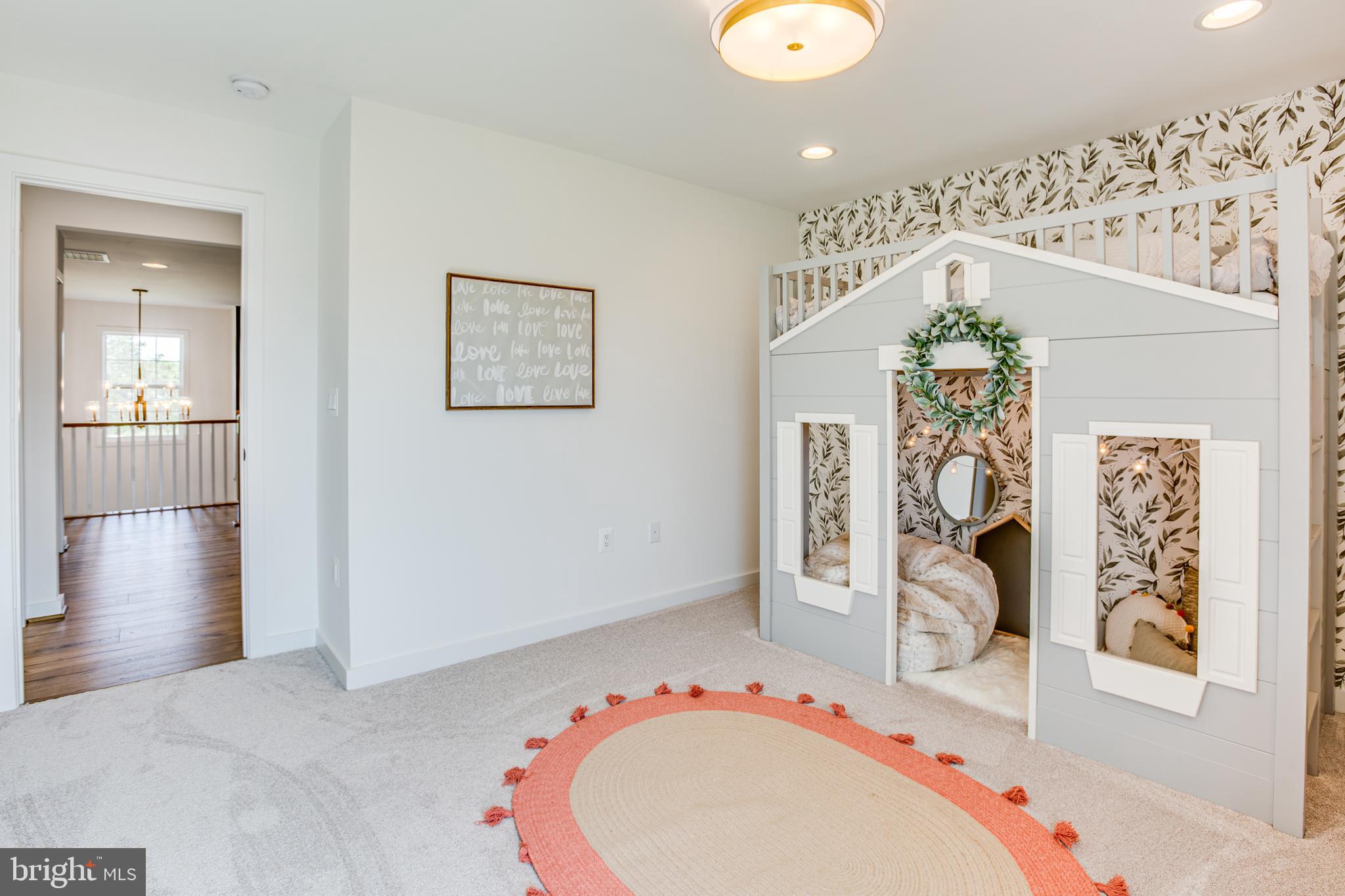 WHITEHALL - Residential