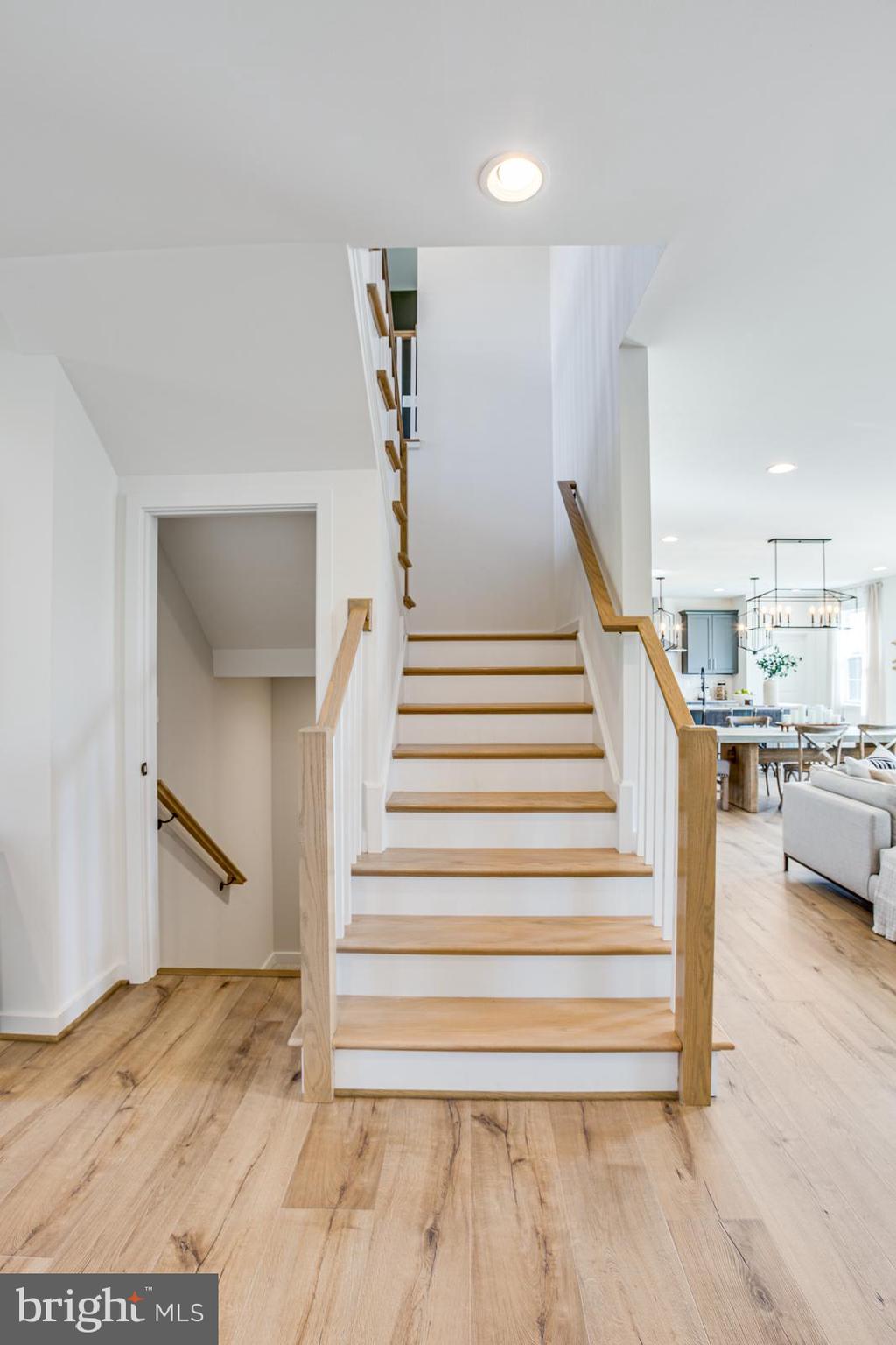 WHITEHALL - Residential