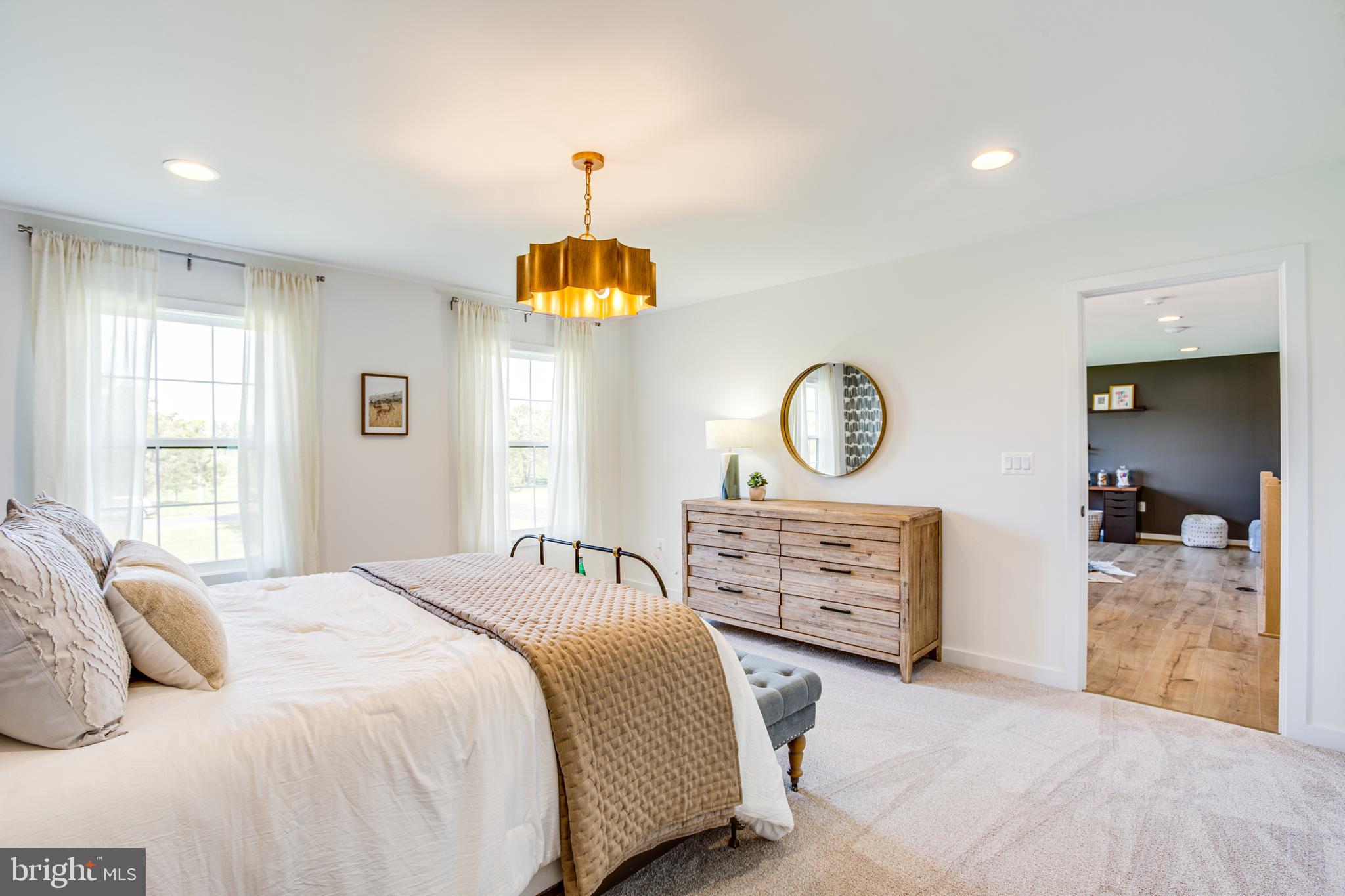 WHITEHALL - Residential