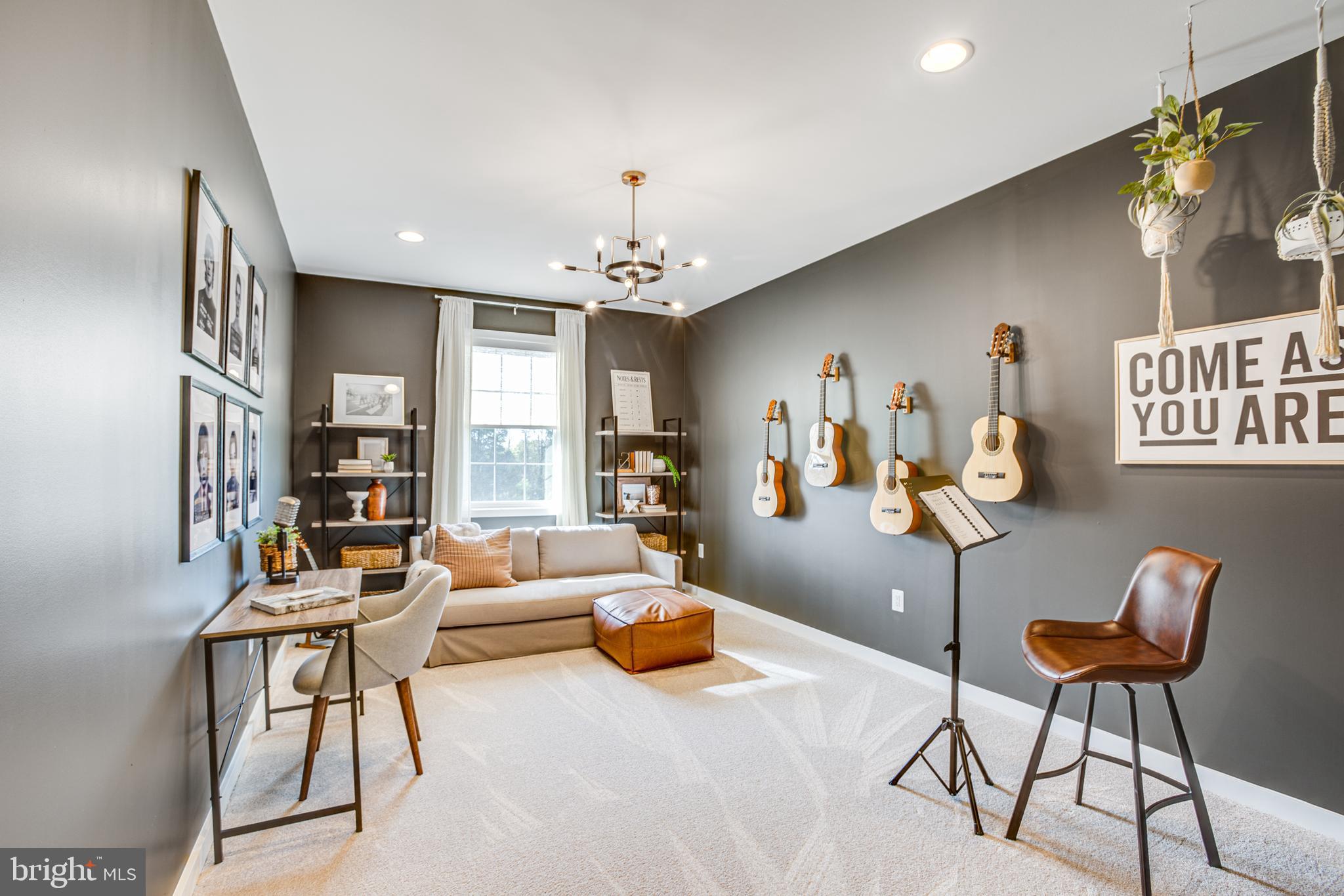 WHITEHALL - Residential