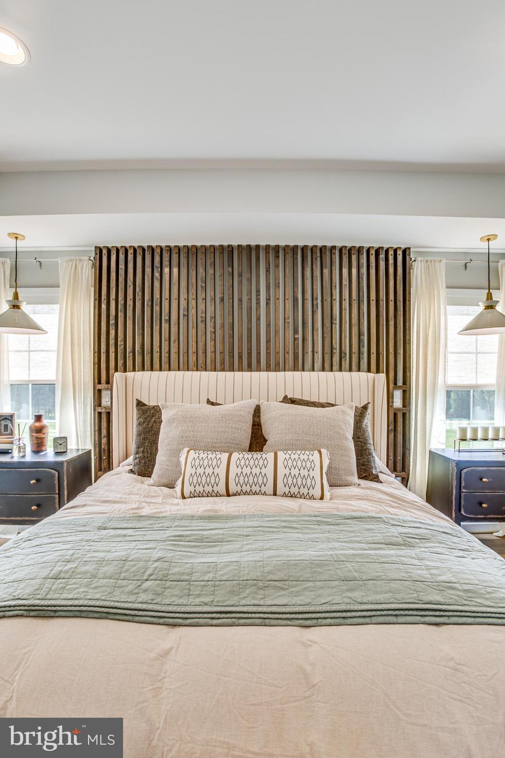 WHITEHALL - Residential