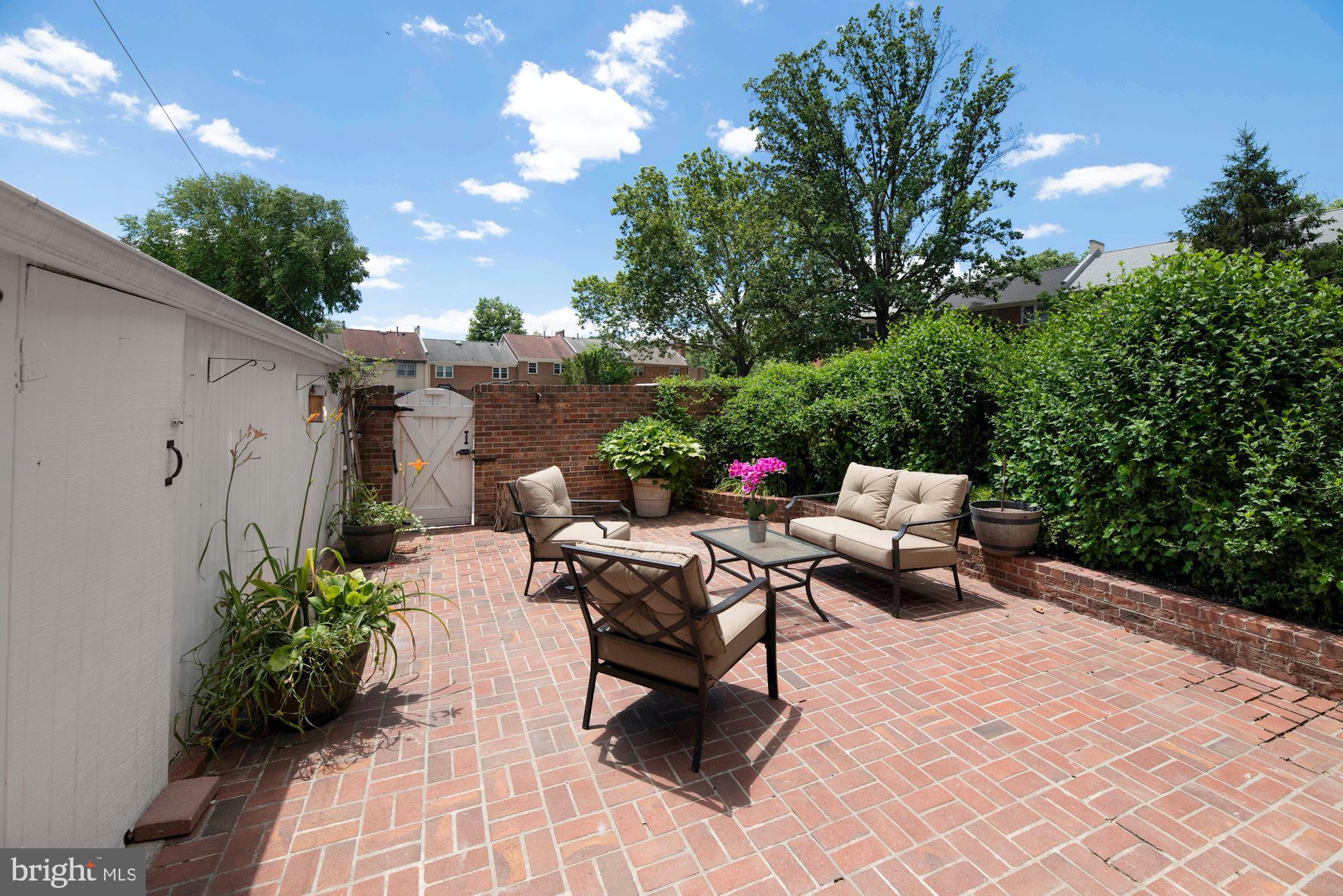 CHARLESTOWN - Residential