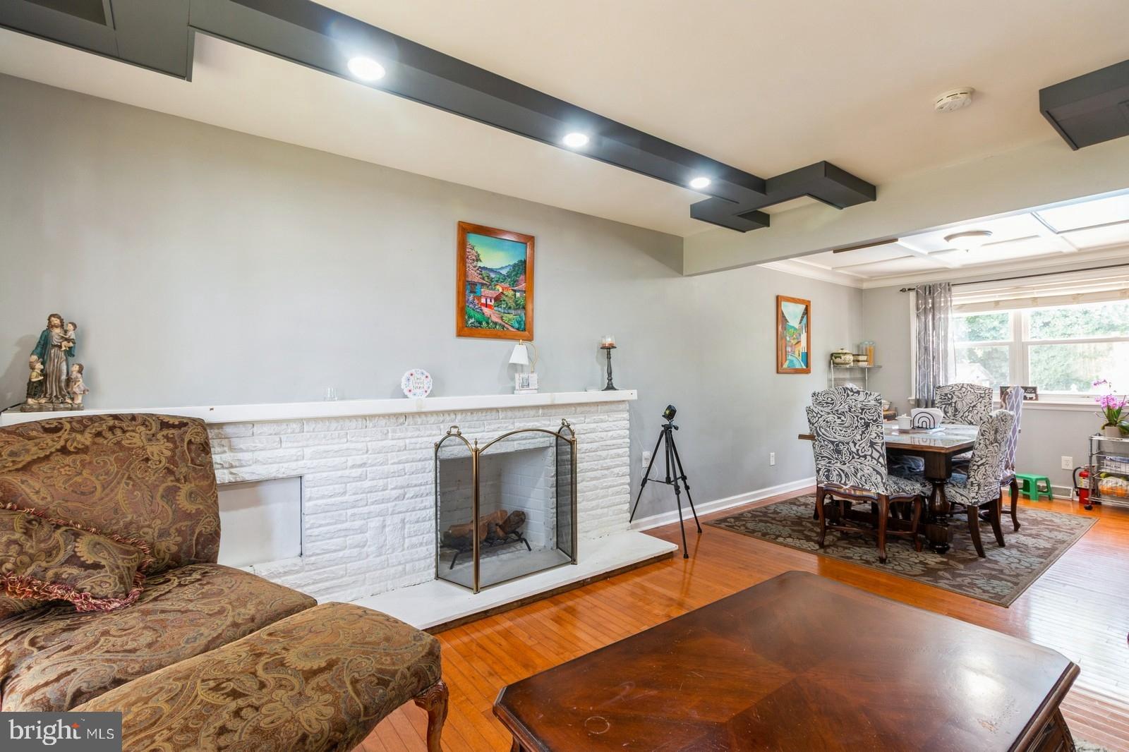 738 WOODLANE ROAD