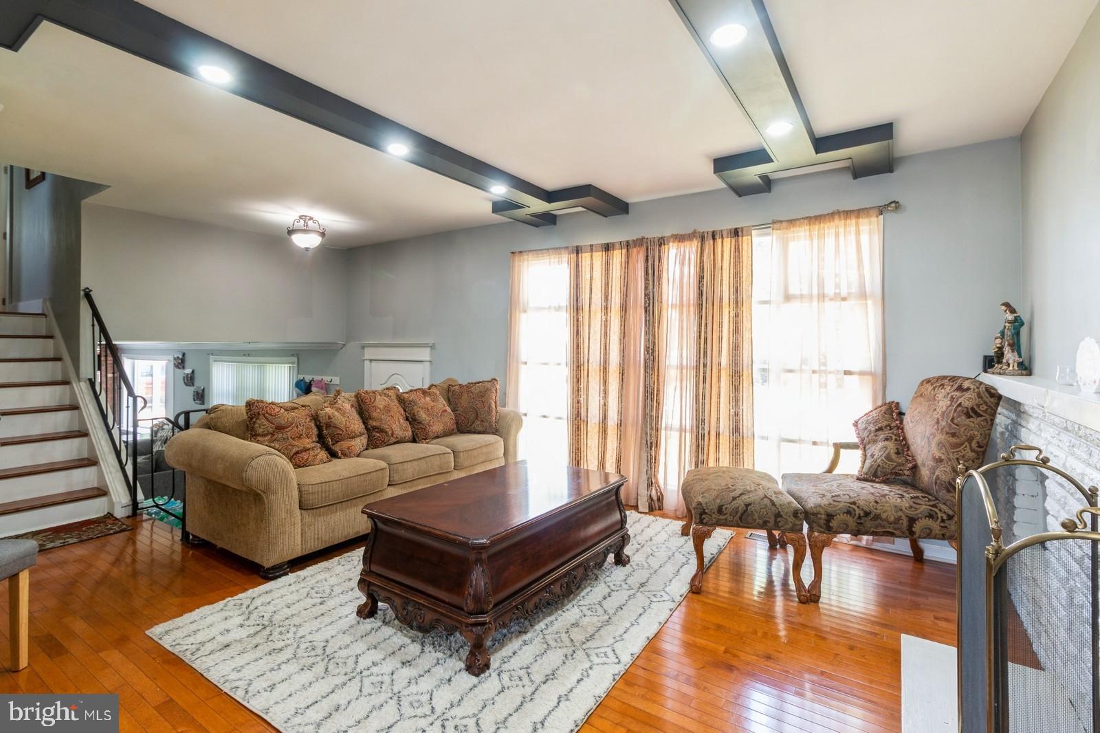 738 WOODLANE ROAD