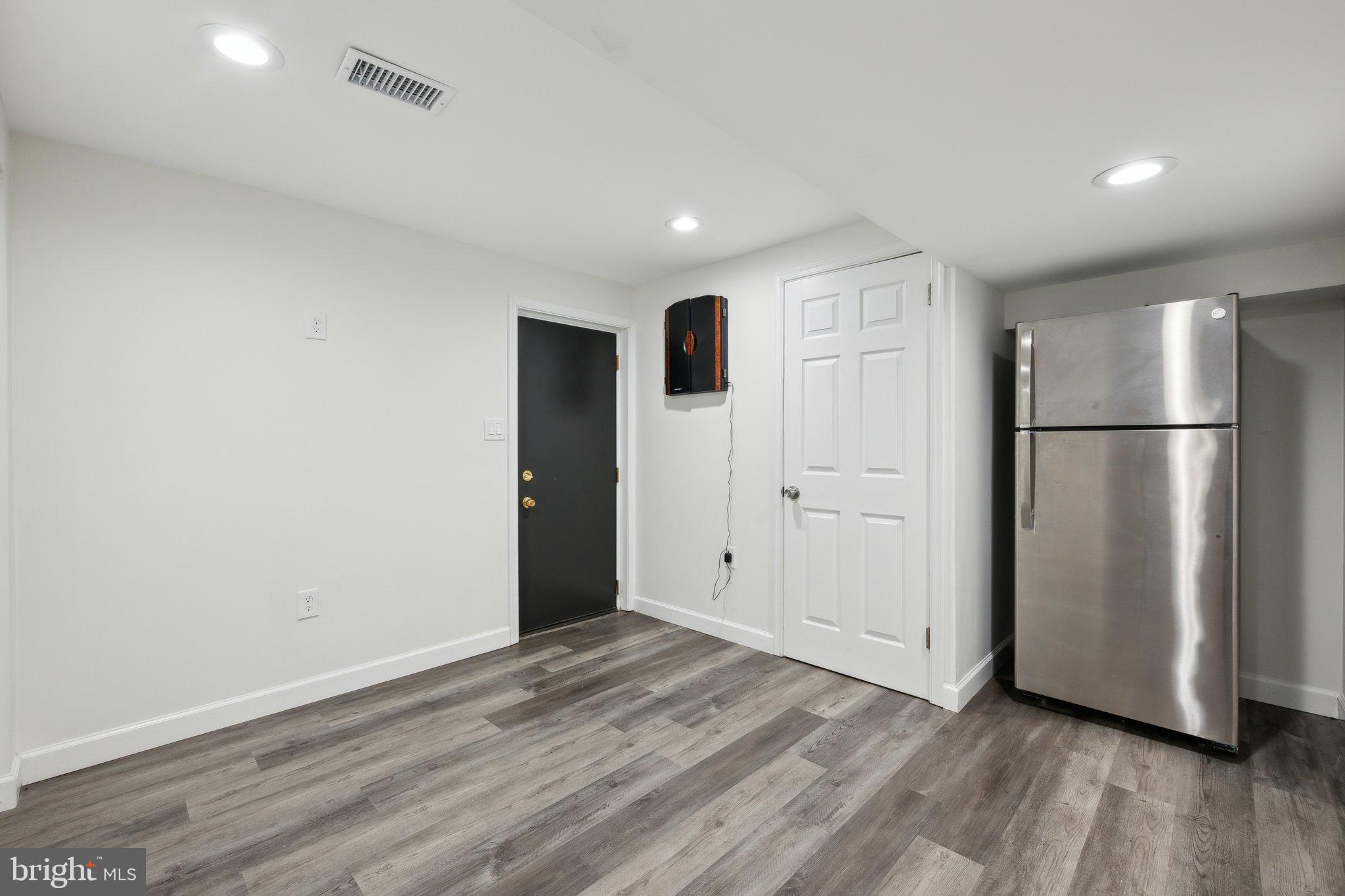 NORTHWEST BRANCH ESTATES - Residential