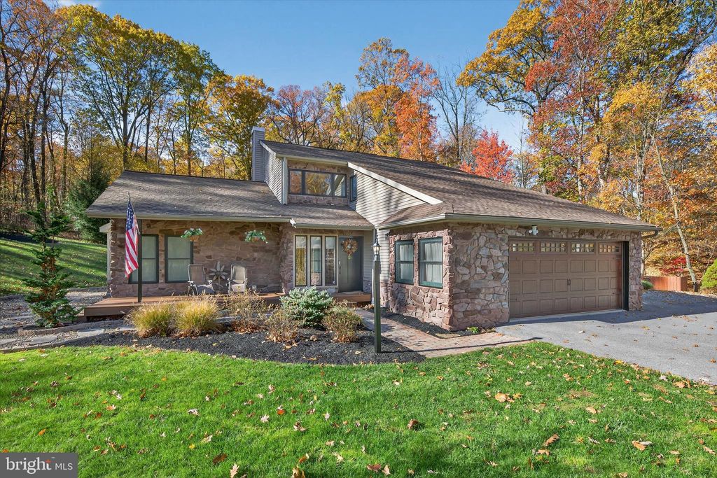 Photo of 605 Laurel Ridge Road, REINHOLDS, PA 17569 (MLS # PALA2084970)