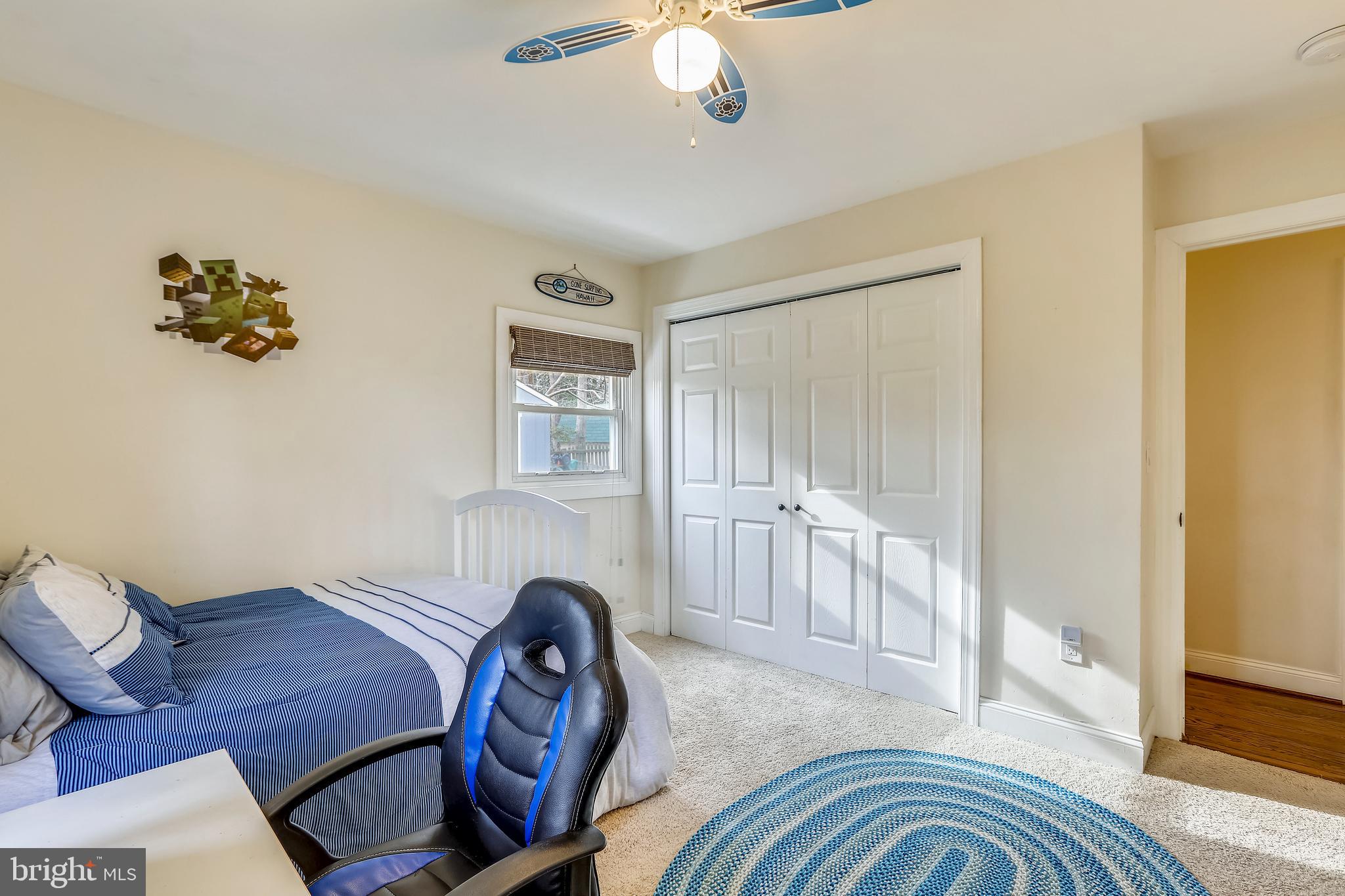 ROLLING KNOLLS - Residential