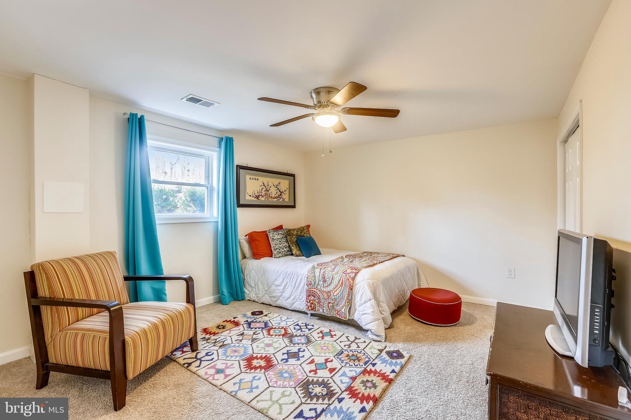 ROLLING KNOLLS - Residential