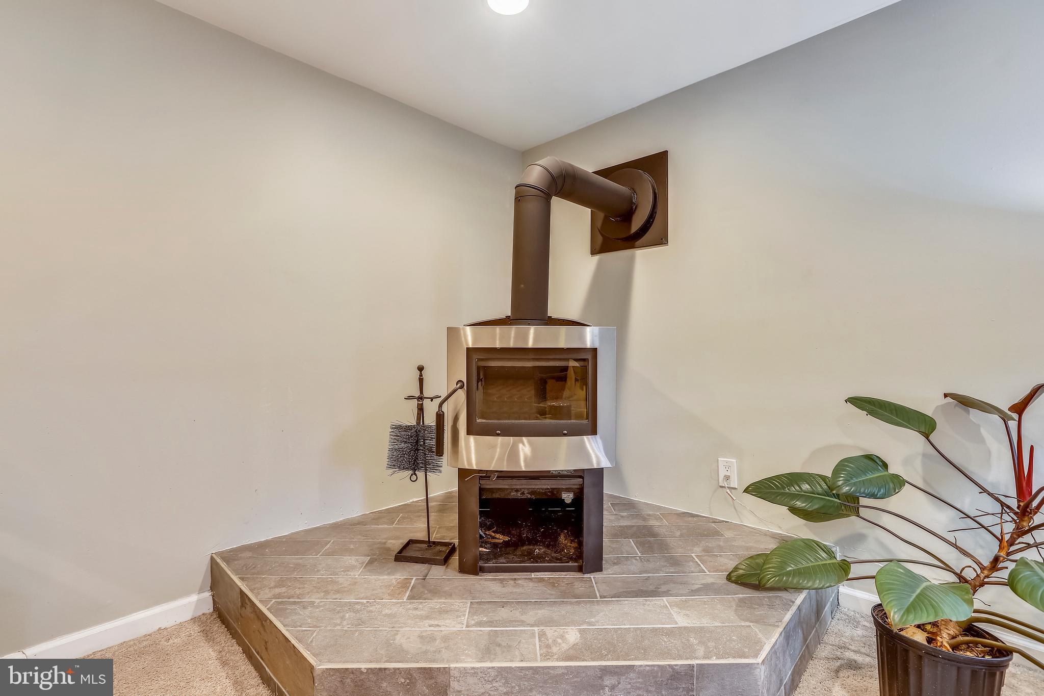 ROLLING KNOLLS - Residential