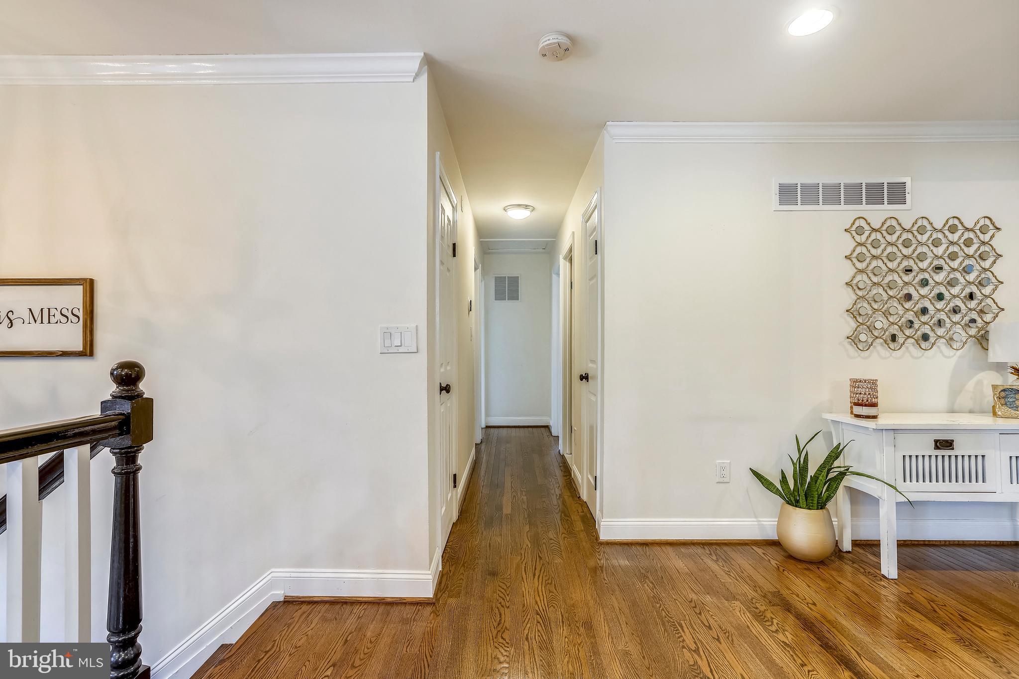 ROLLING KNOLLS - Residential