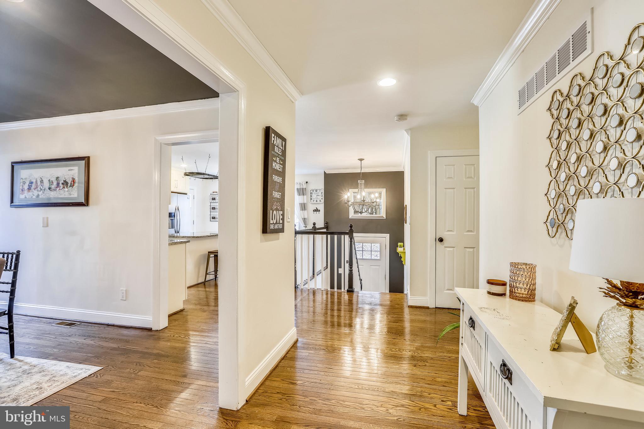 ROLLING KNOLLS - Residential