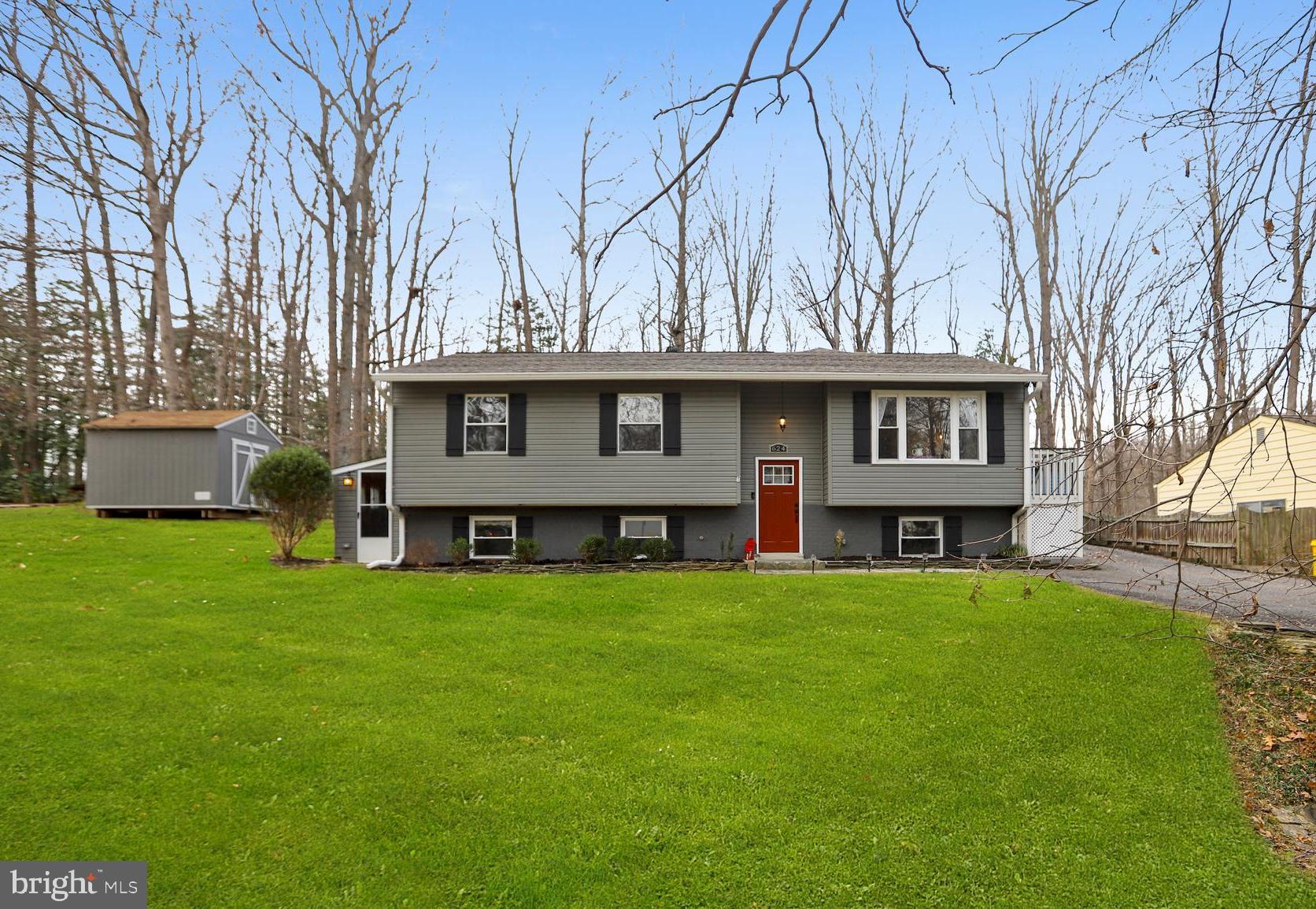 ROLLING KNOLLS - Residential