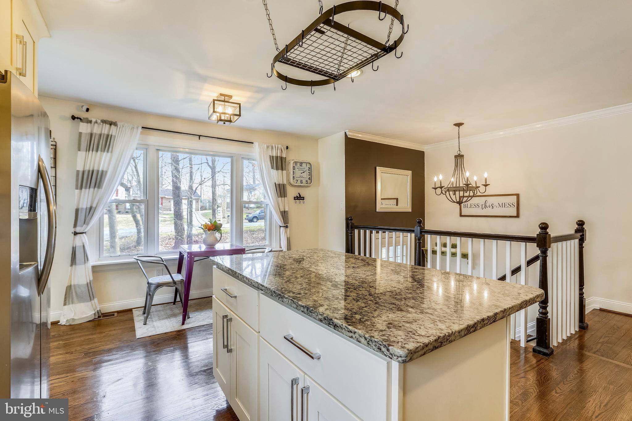 ROLLING KNOLLS - Residential