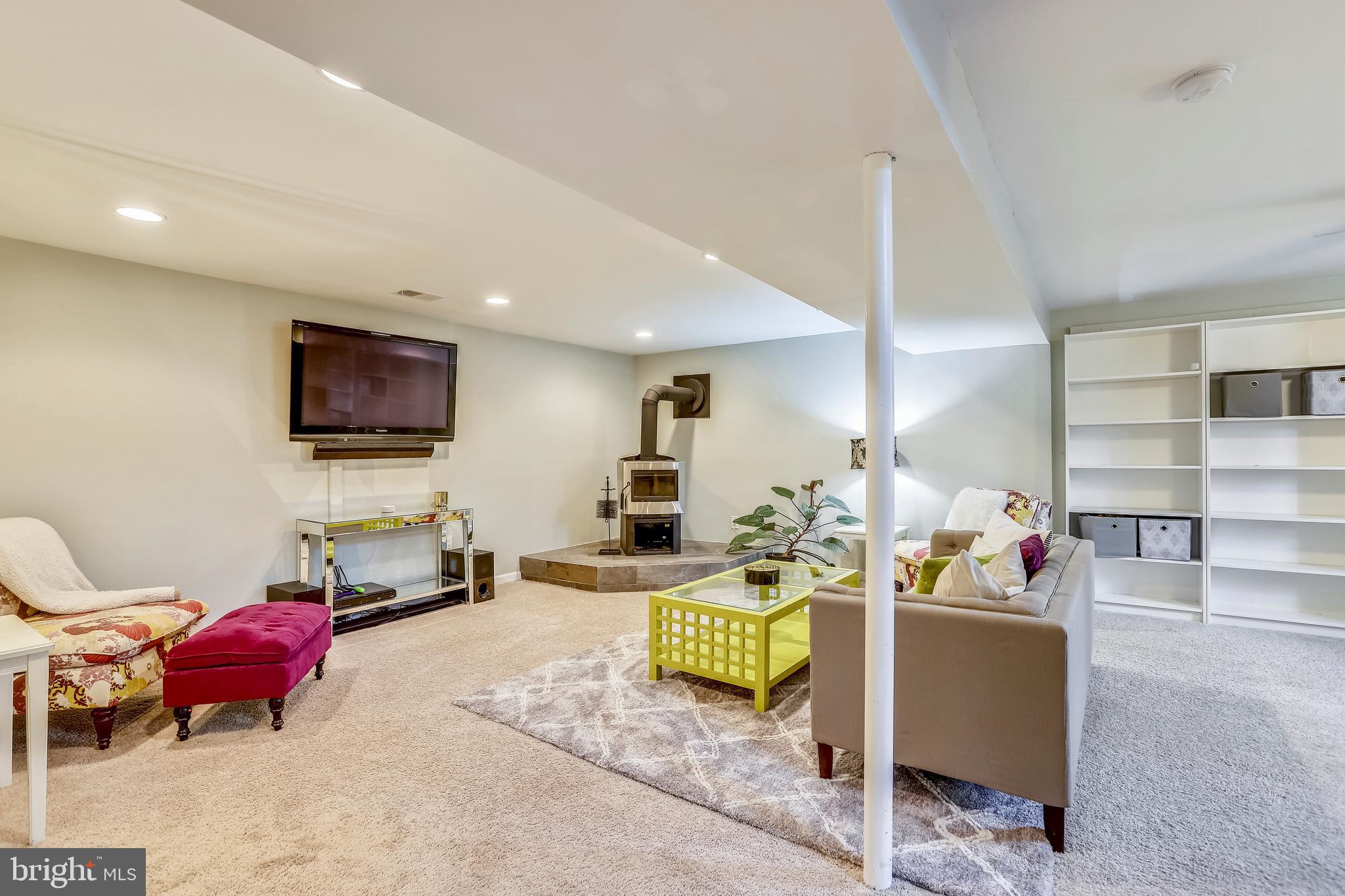 ROLLING KNOLLS - Residential