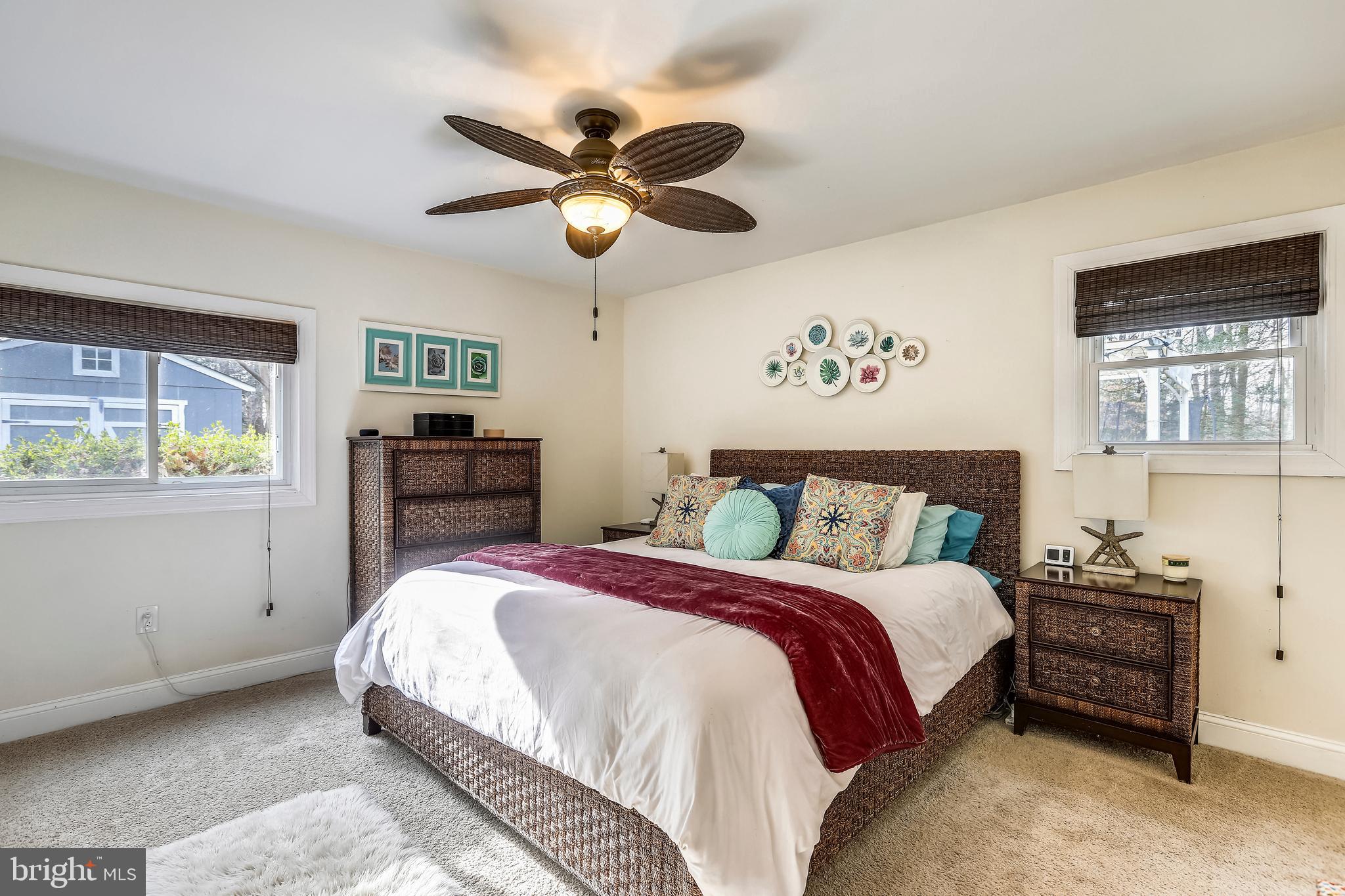 ROLLING KNOLLS - Residential