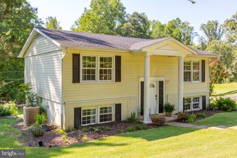 Homes For Sale - 665 Holly Corner Rd Rd<br/> FREDERICKSBURG, VA 22406