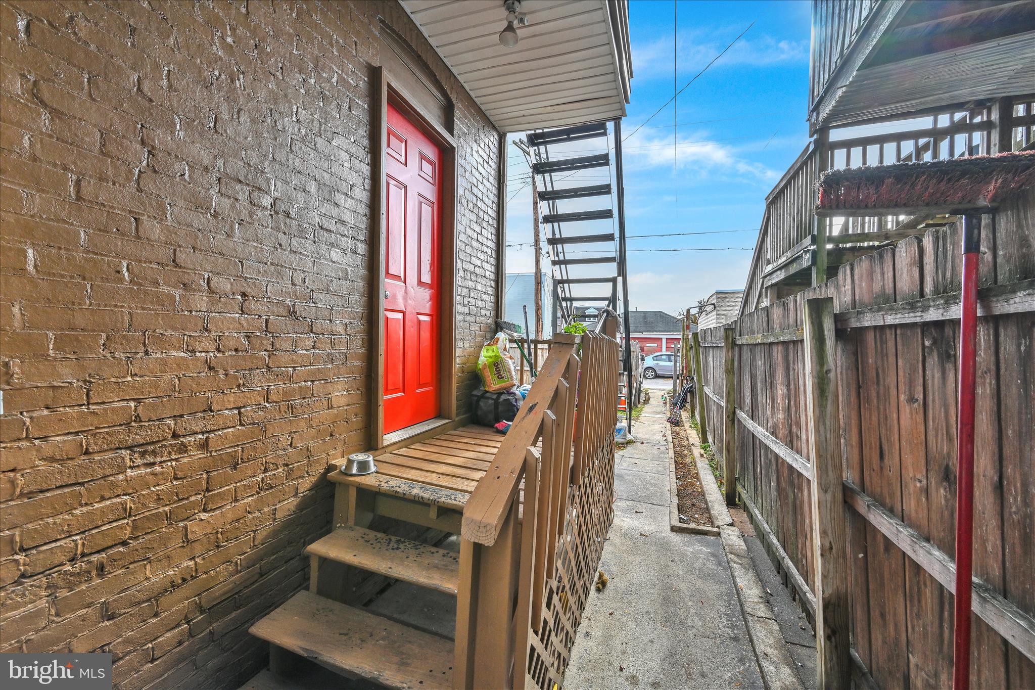 RICHLAND AVENUE - Residential Income