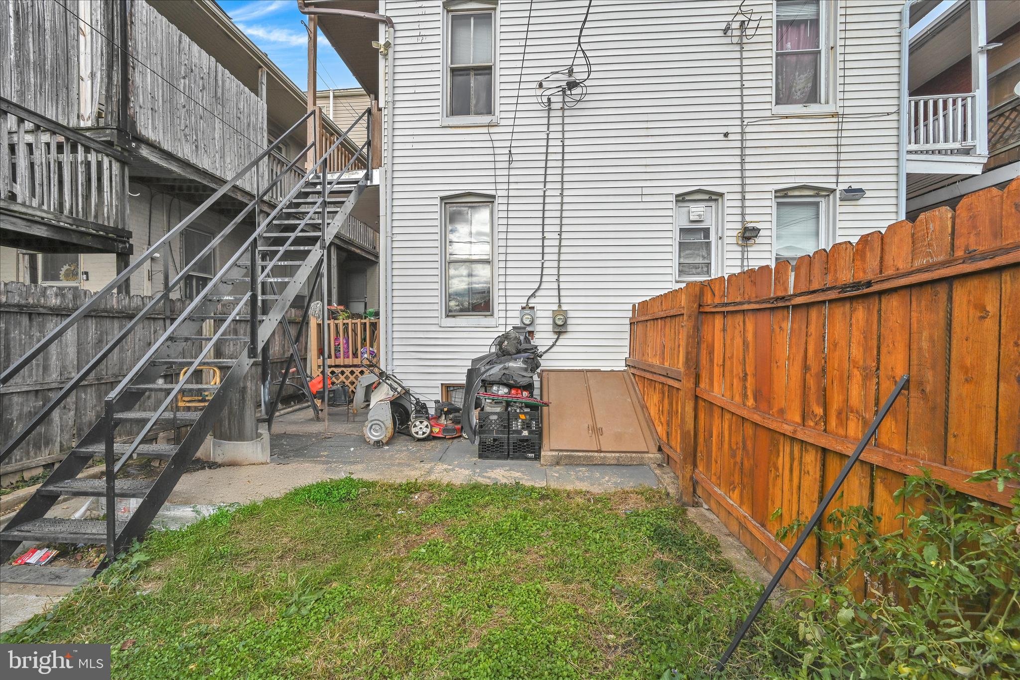 RICHLAND AVENUE - Residential Income