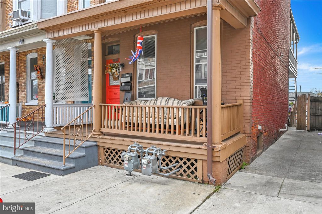 Photo of 1010 W Princess Street, YORK, PA 17404 (MLS # PAYK2093762)