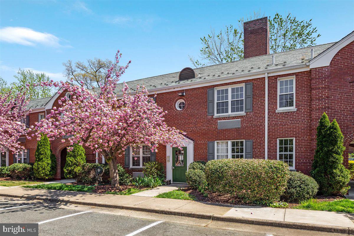 AUBURN VILLAGE - Residential