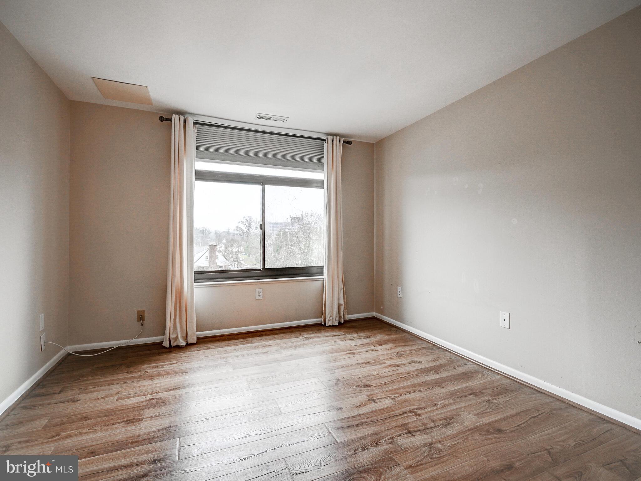 DULANEY TOWERS - Residential