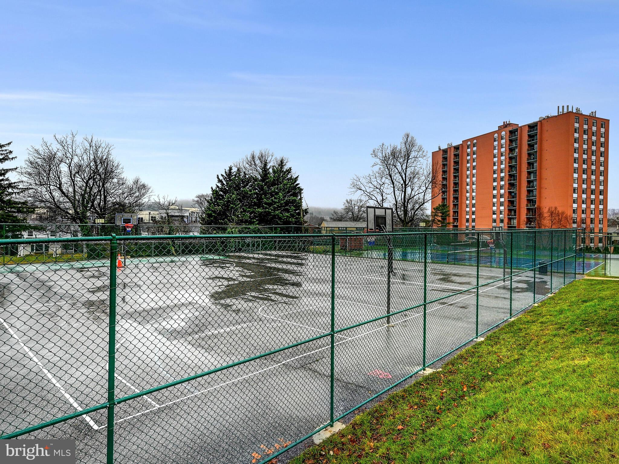 DULANEY TOWERS - Residential