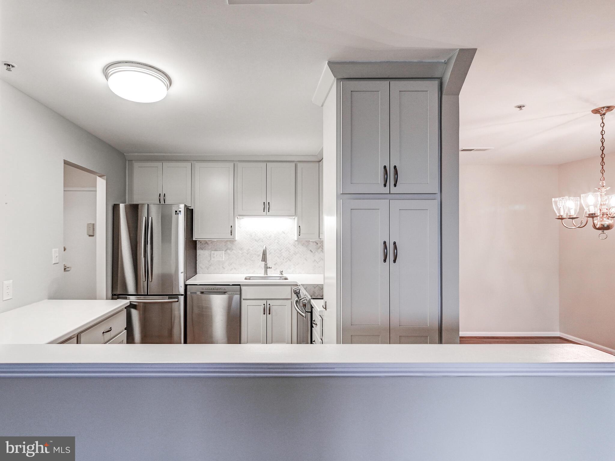 DULANEY TOWERS - Residential