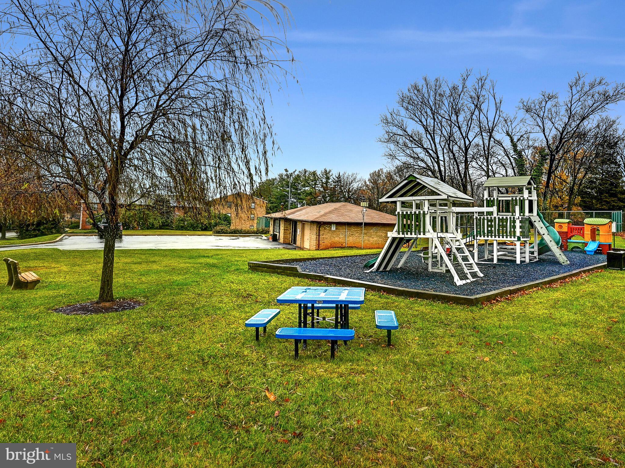 DULANEY TOWERS - Residential