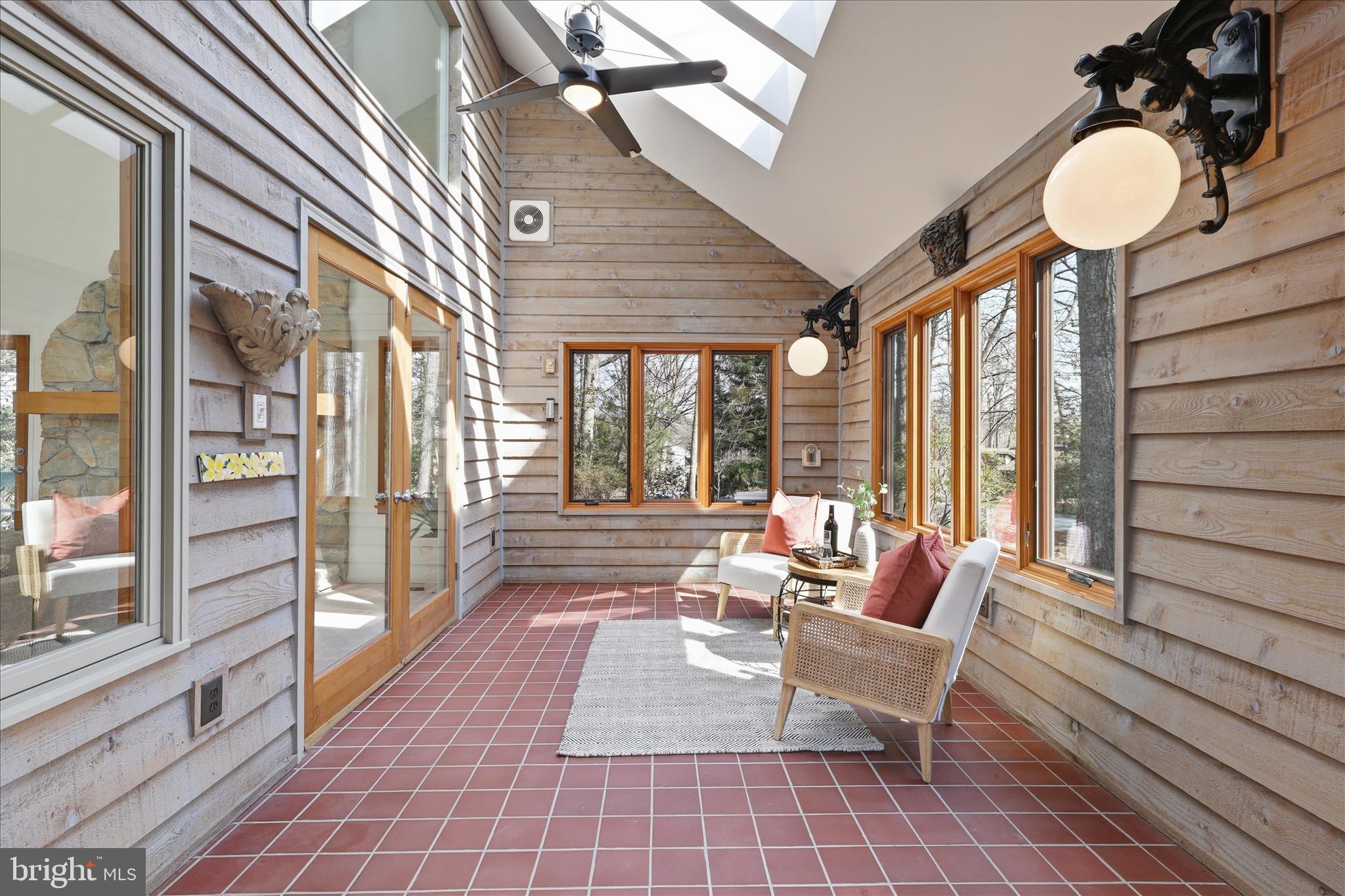 RESTON - Residential