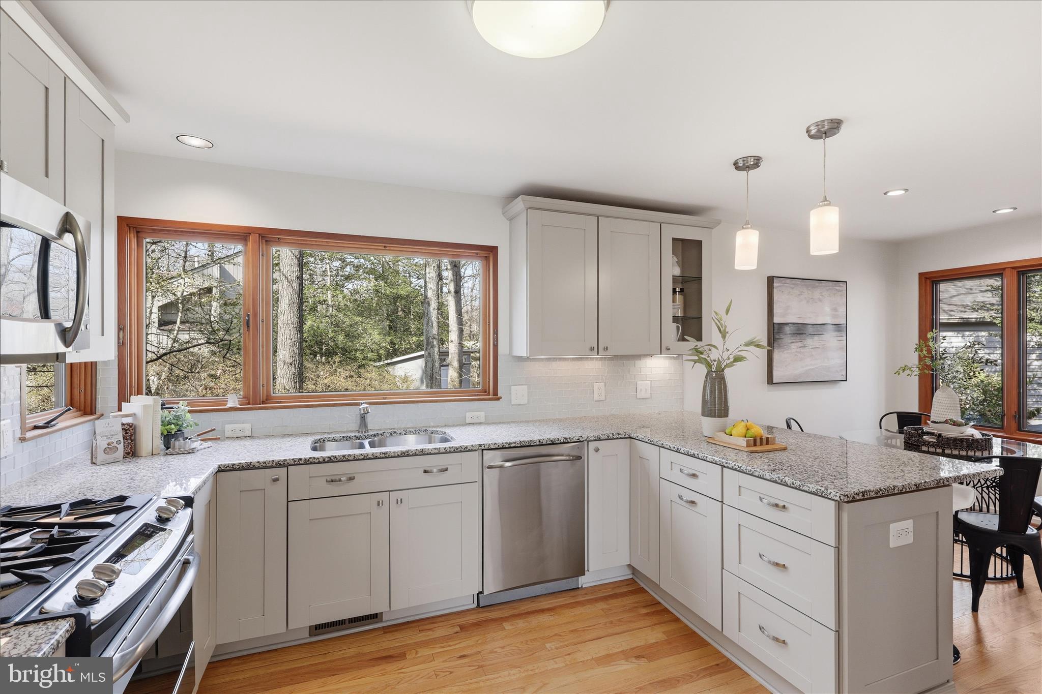 RESTON - Residential