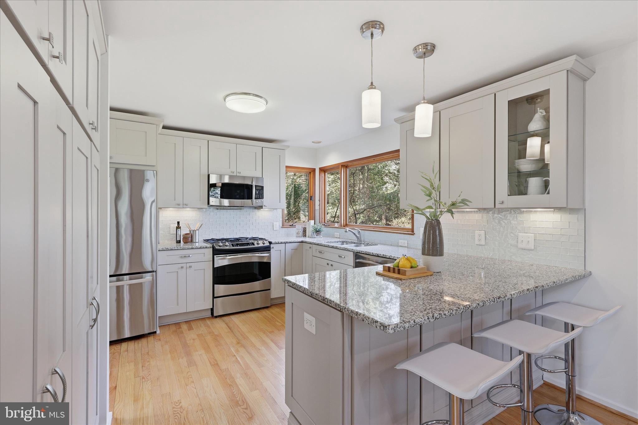 RESTON - Residential